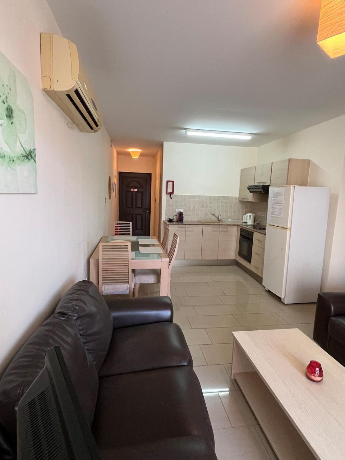 2 Bedroom Apartment, Pools, 800m To Beach, Kyklades Apartment