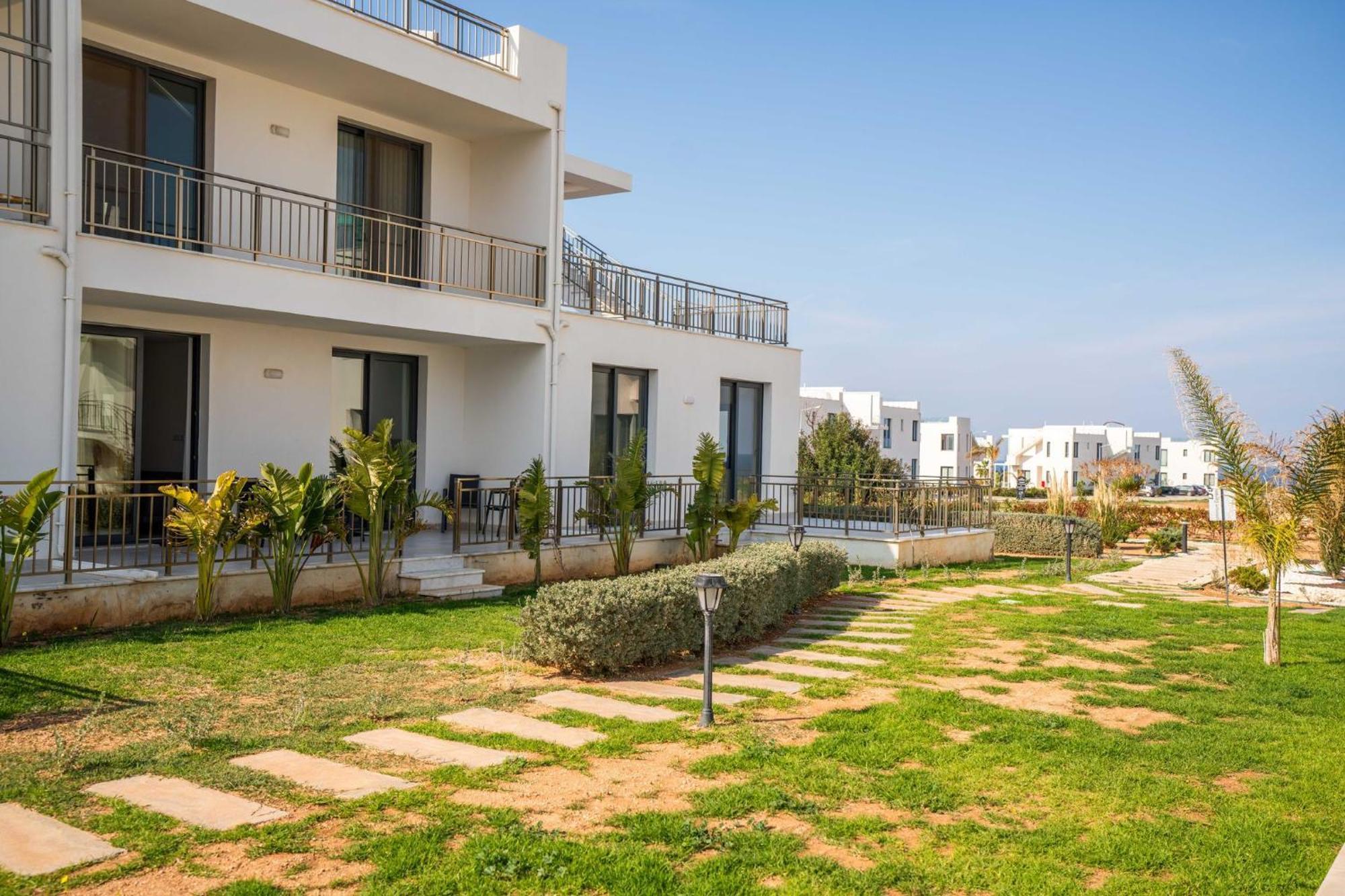 Apartment Charming One Bedroom In The Akanthou