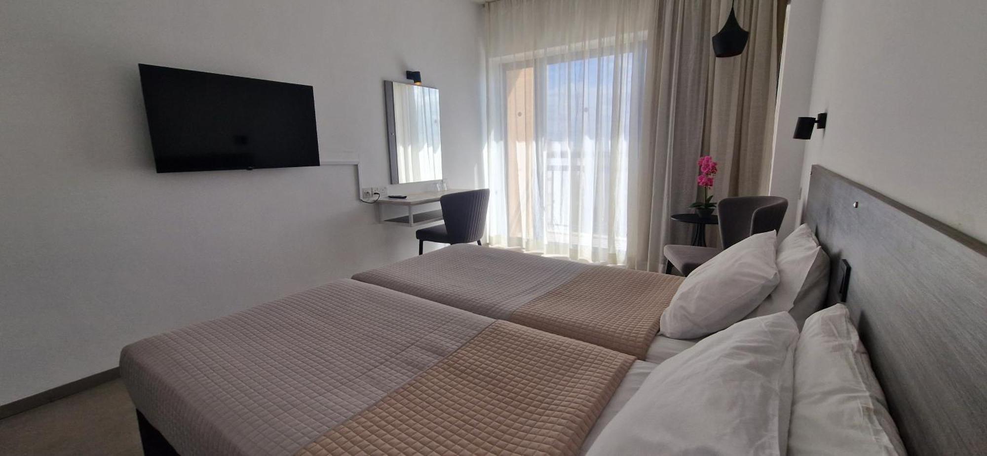 Hotel Navarria Blue 3*