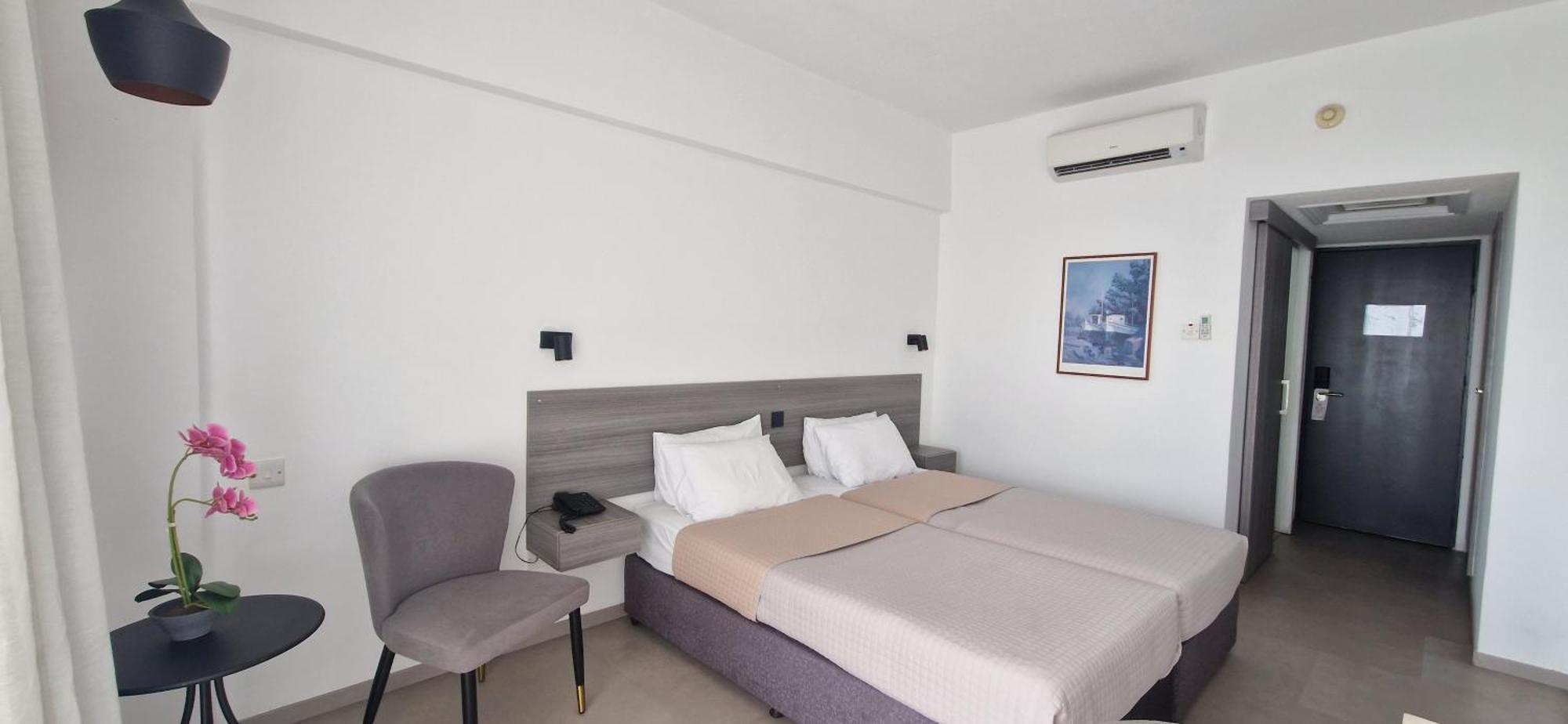 Hotel Navarria Blue Limasol