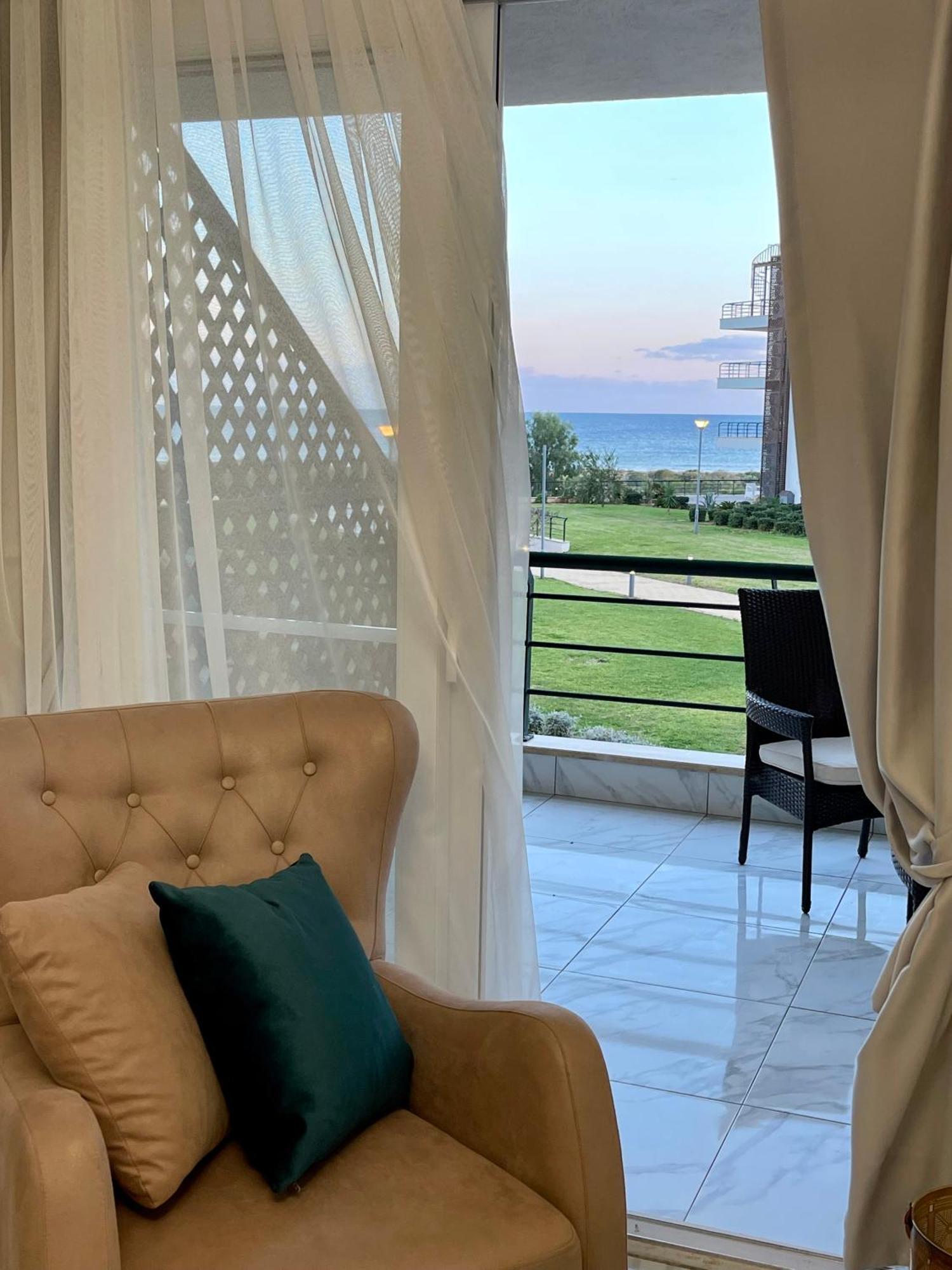 Apartment Blue Retreat By The Sea Vokolidha