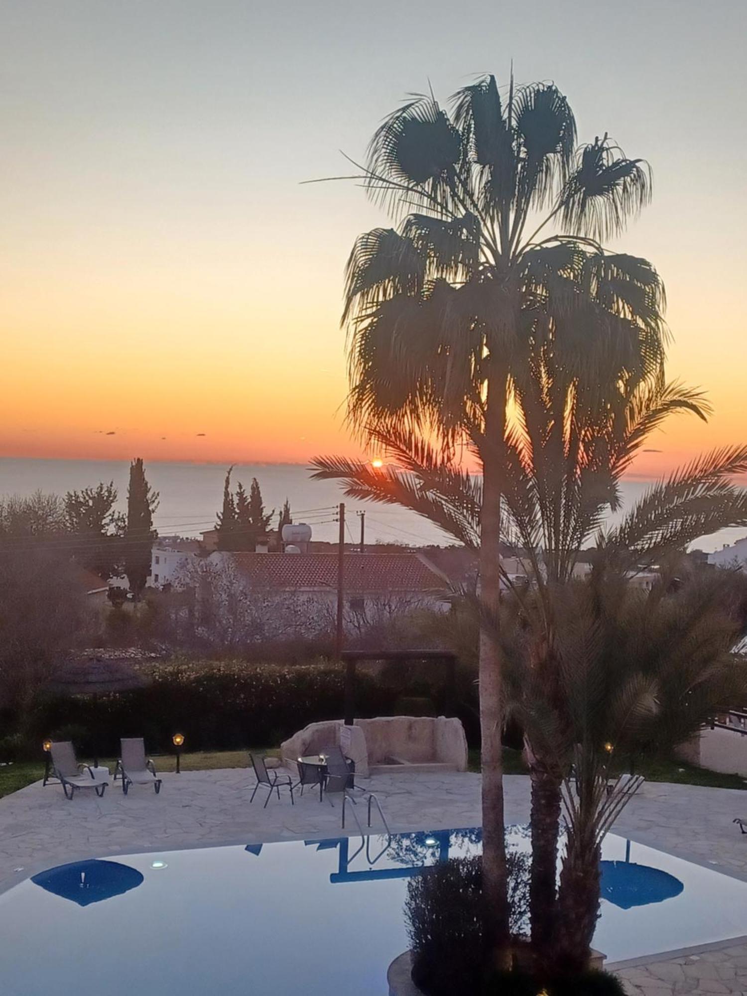 Sunset & Seaview At Avli Apartment