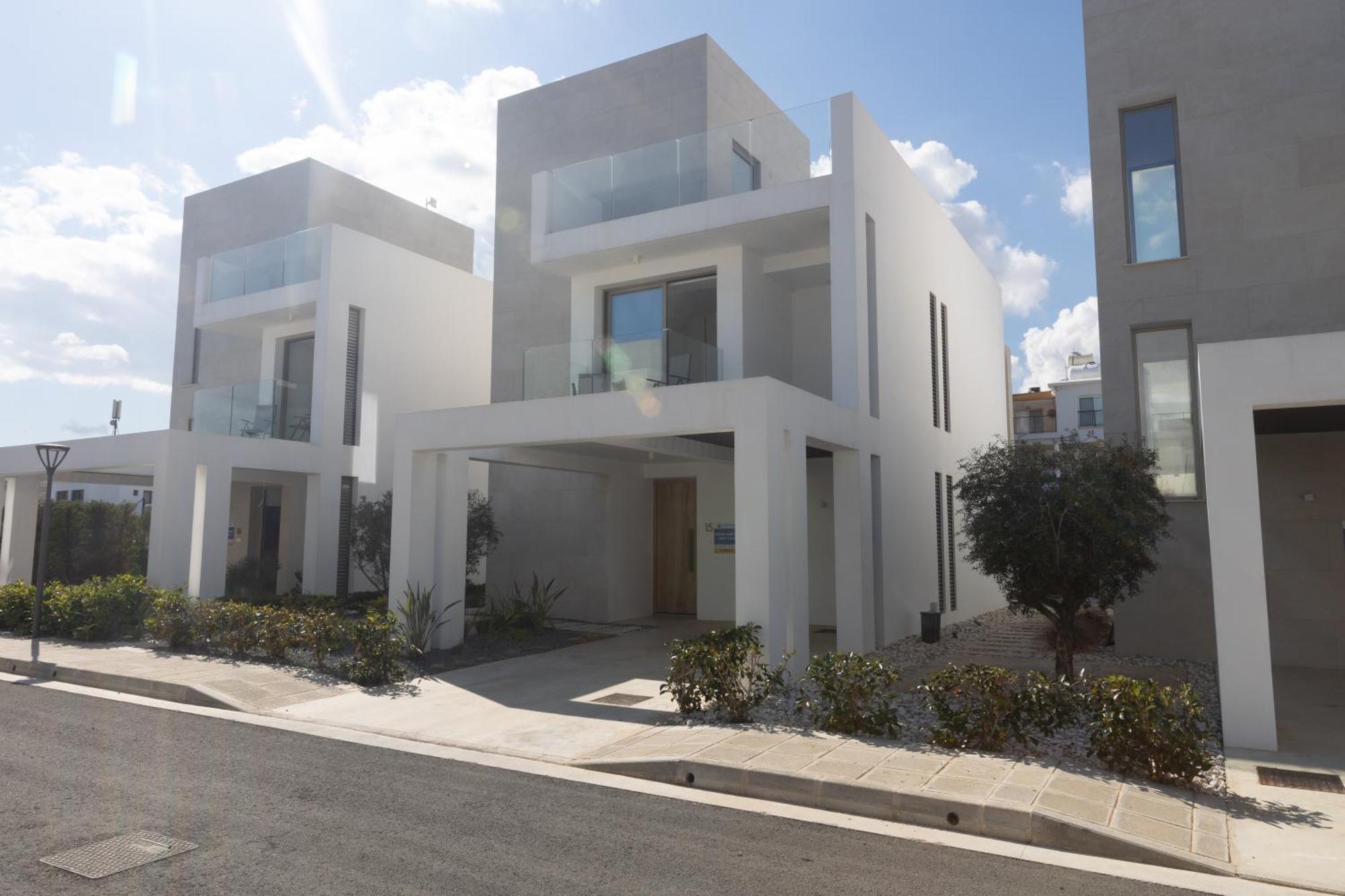 Azure Paralimni