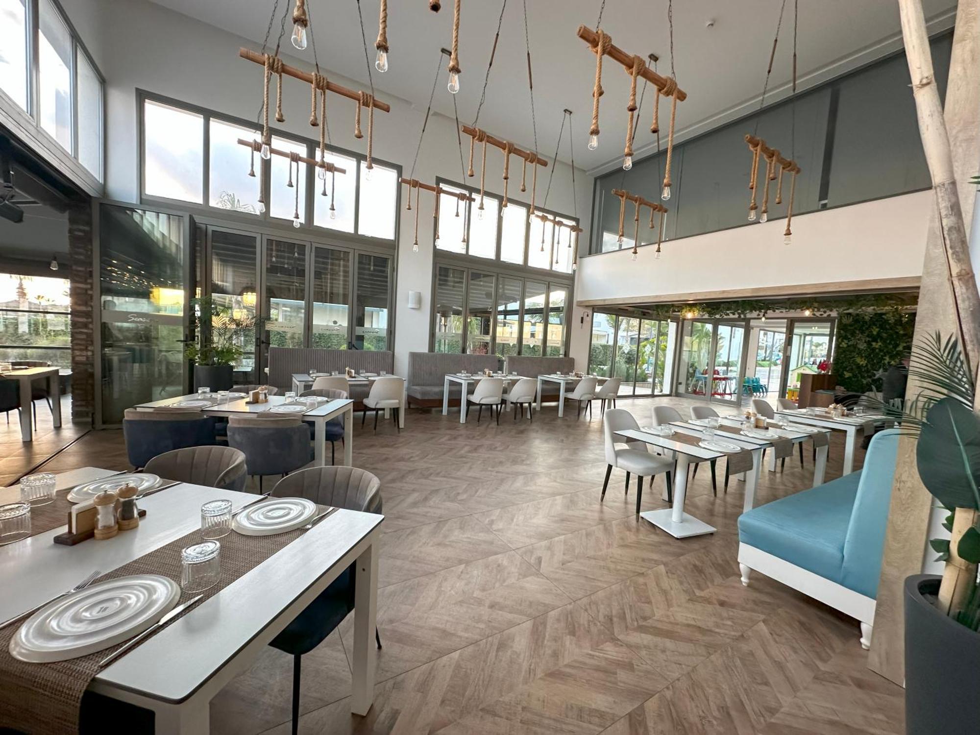Resort Four Seasons Life Official