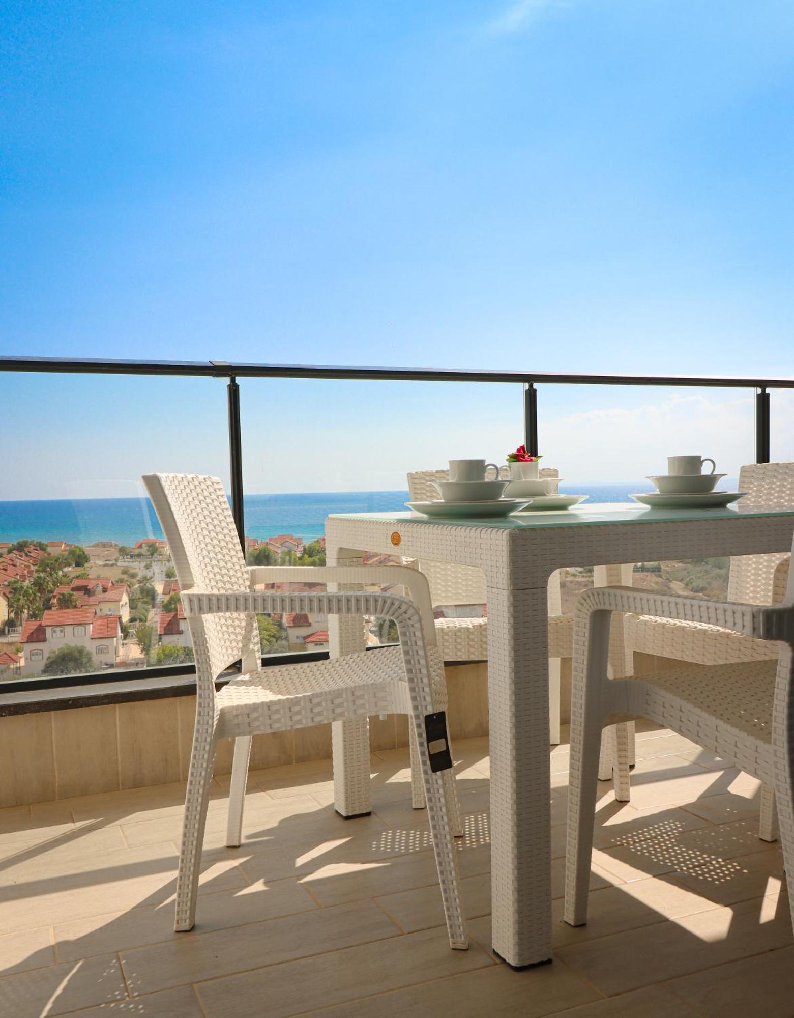 Terra In Caesar Blue Resort, Fixed Lunch 3pm, Gym, Heated Pool, Sauna, Kids Club *