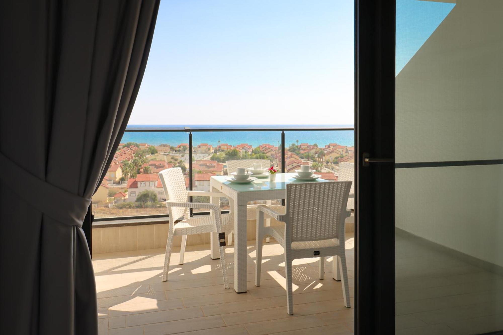 Terra In Caesar Blue Resort, Fixed Lunch 3pm, Gym, Heated Pool, Sauna, Kids Club * Rizokarpaso