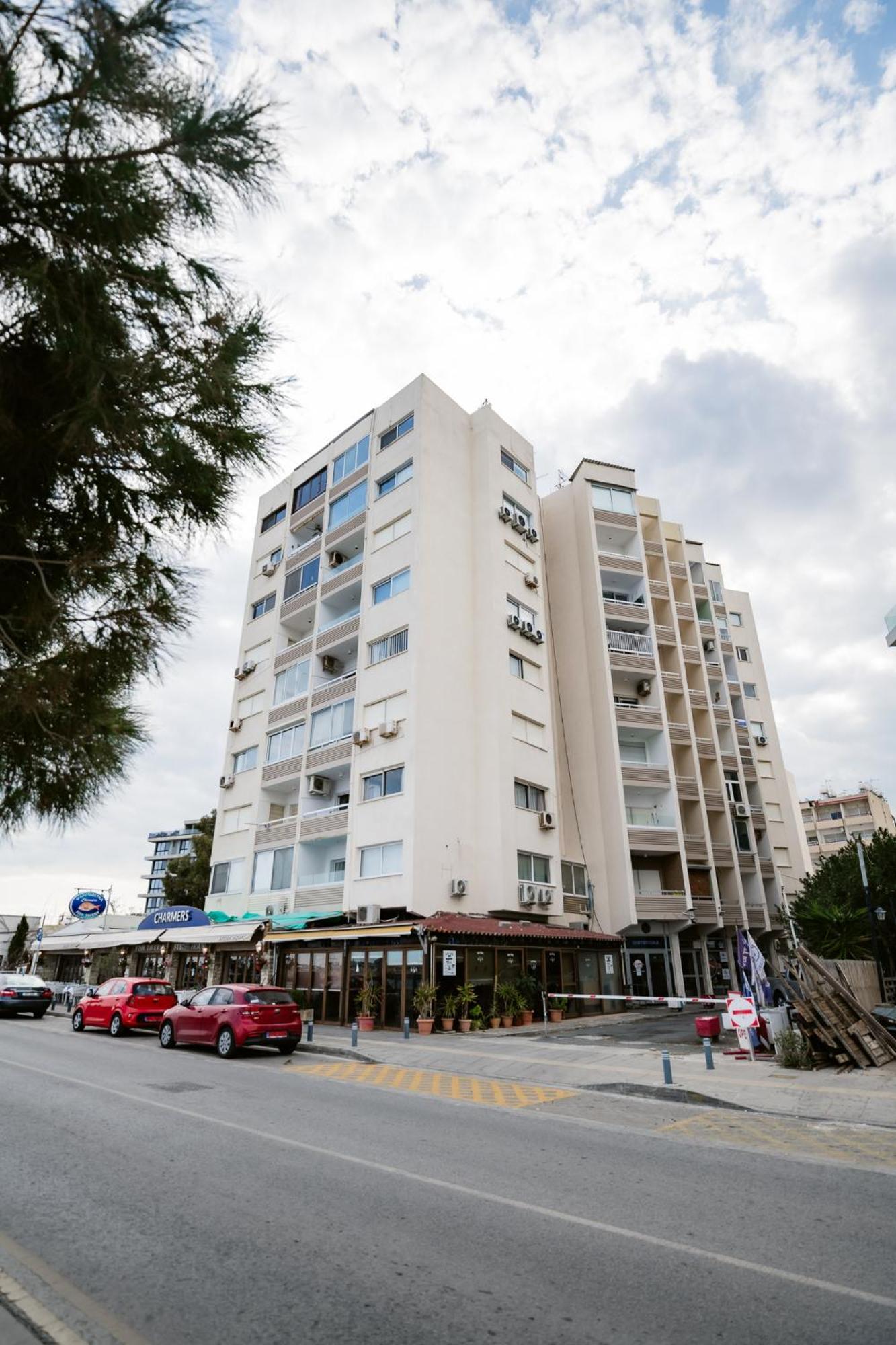 Lazuli & Pool 501 * Larnaca