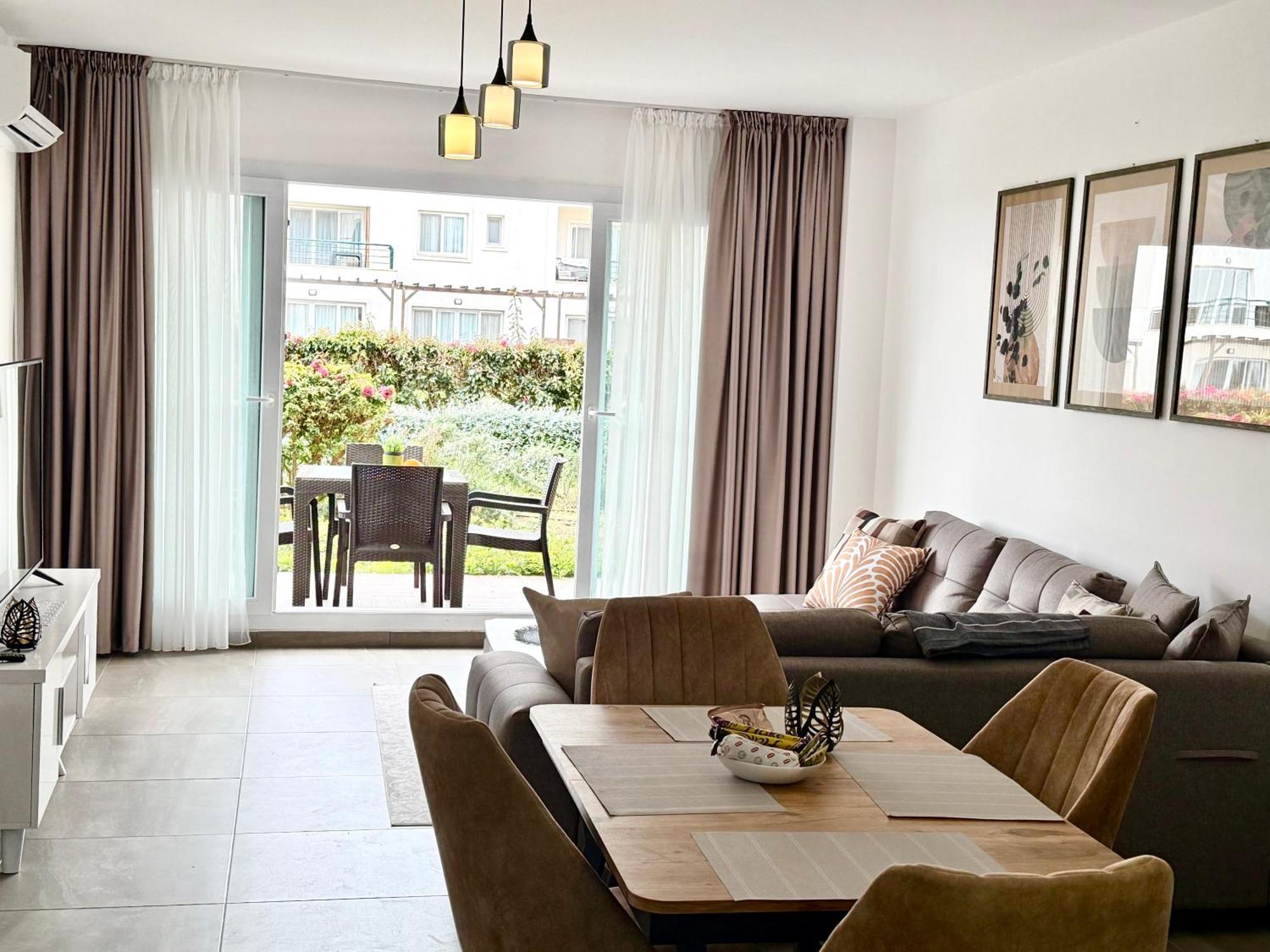 Apartment Tranquil By The Sea
