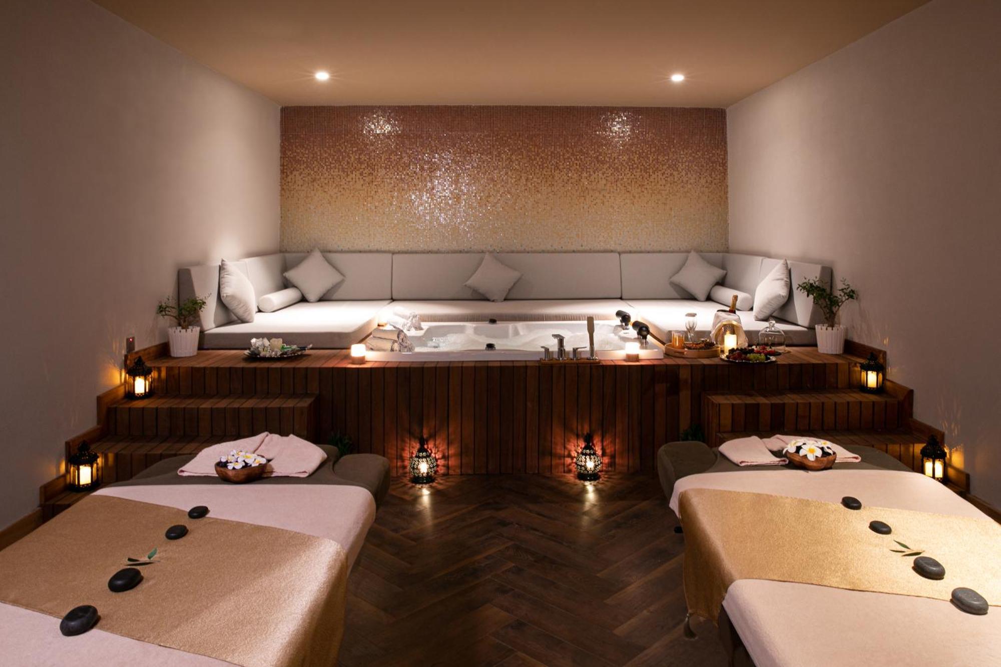 Merit Royal Diamond & Hotel