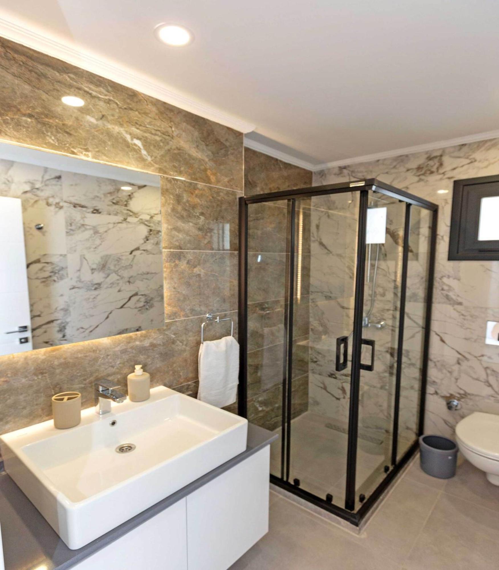 Apartment Luxury 2-bed In Kyrenia With Shared Pool