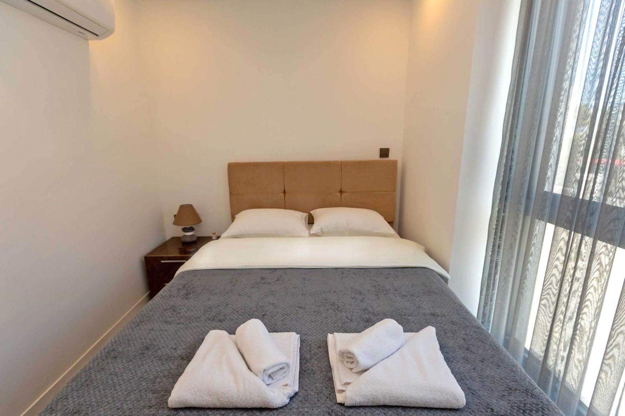 Luxury 2-bed In Kyrenia With Shared Pool Apartment