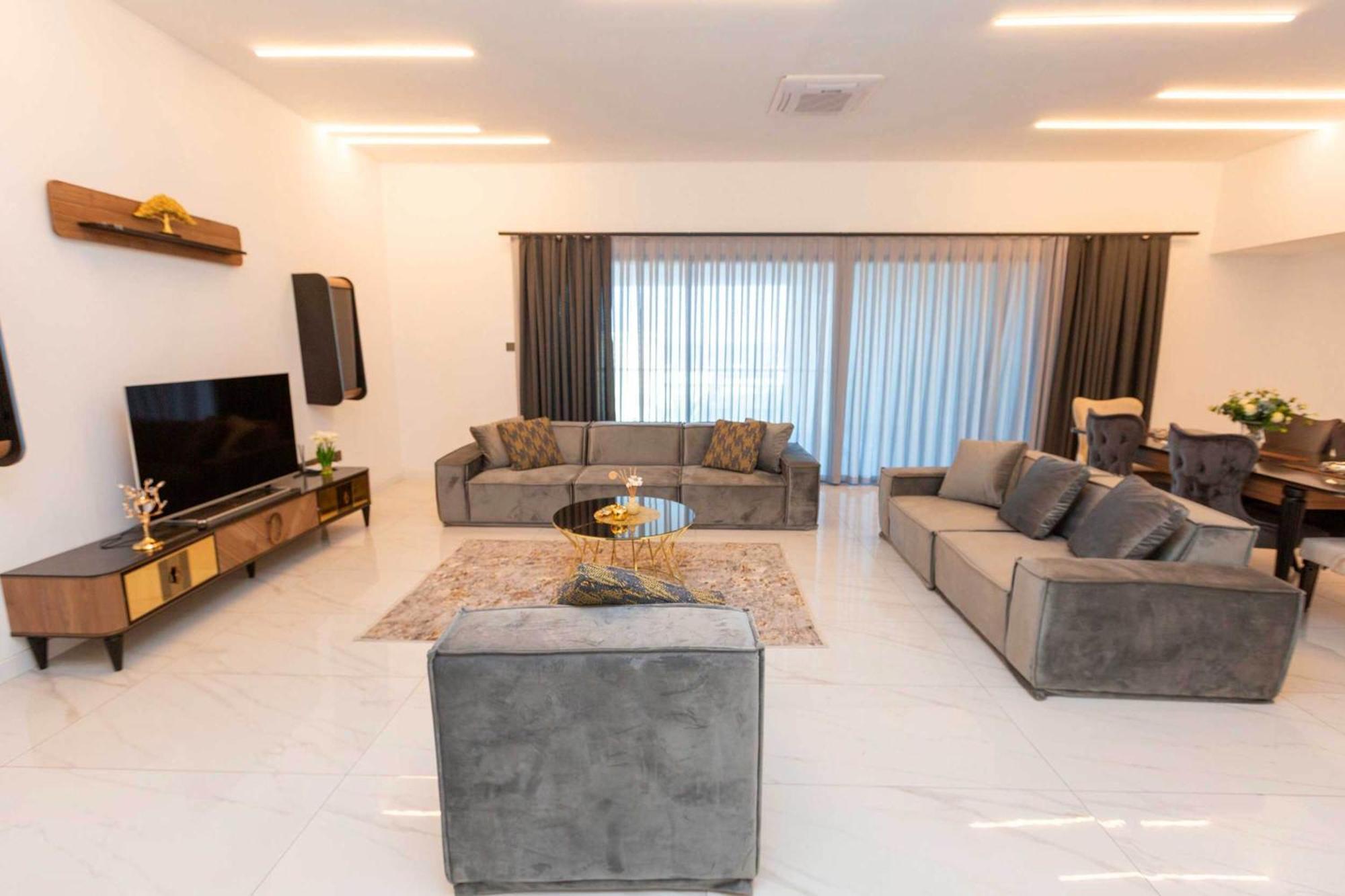 Luxury 3-bed With Private Pool & Sea Views In Kyrenia * Kyrenia (Northern Cyprus)