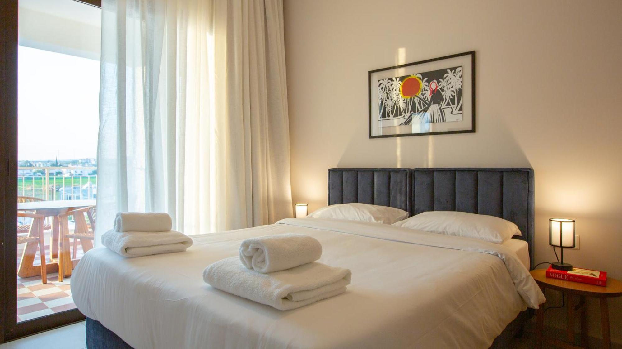 Liv & Co & Aparthotel