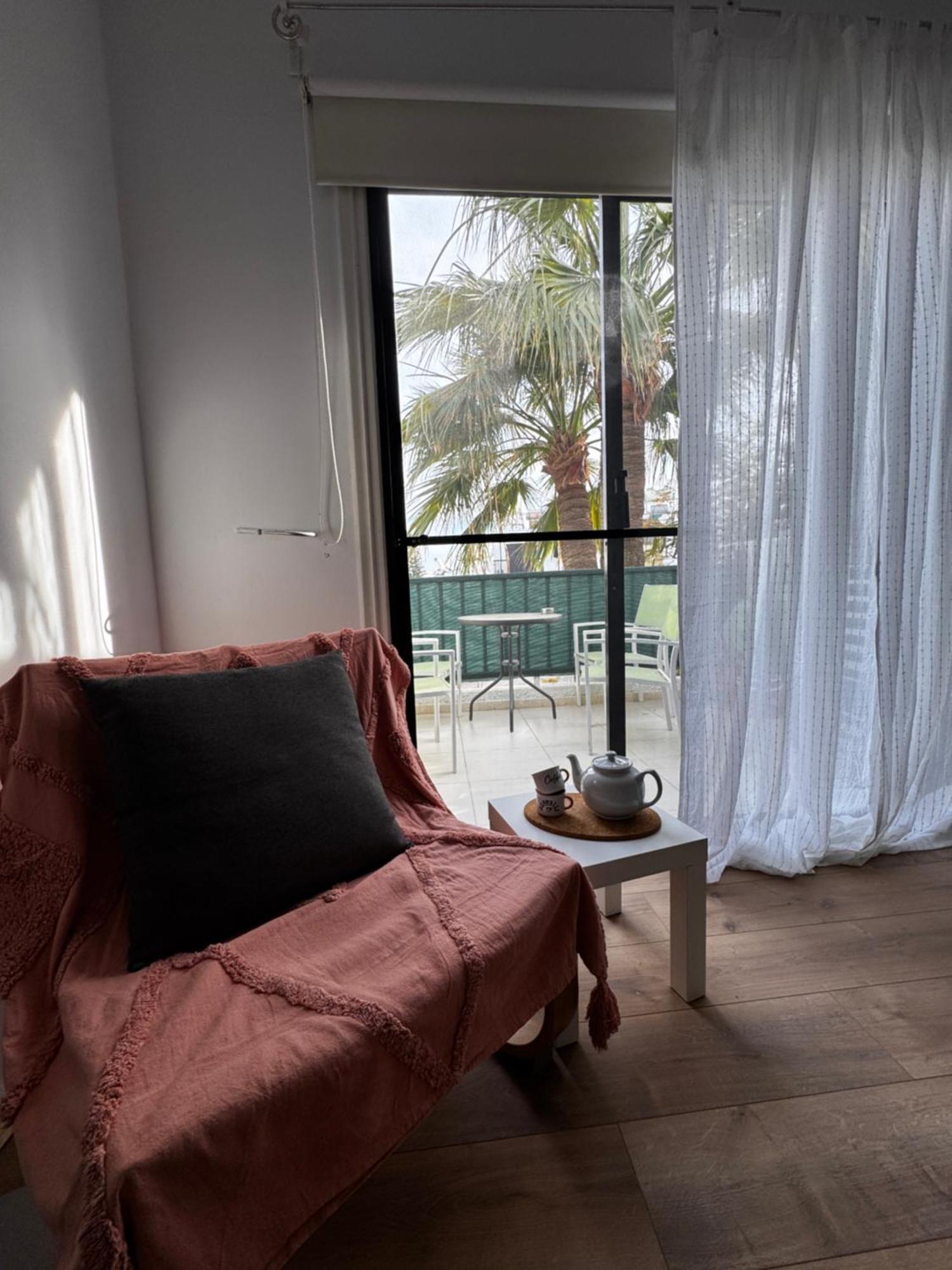 Theodoros Apt. 408