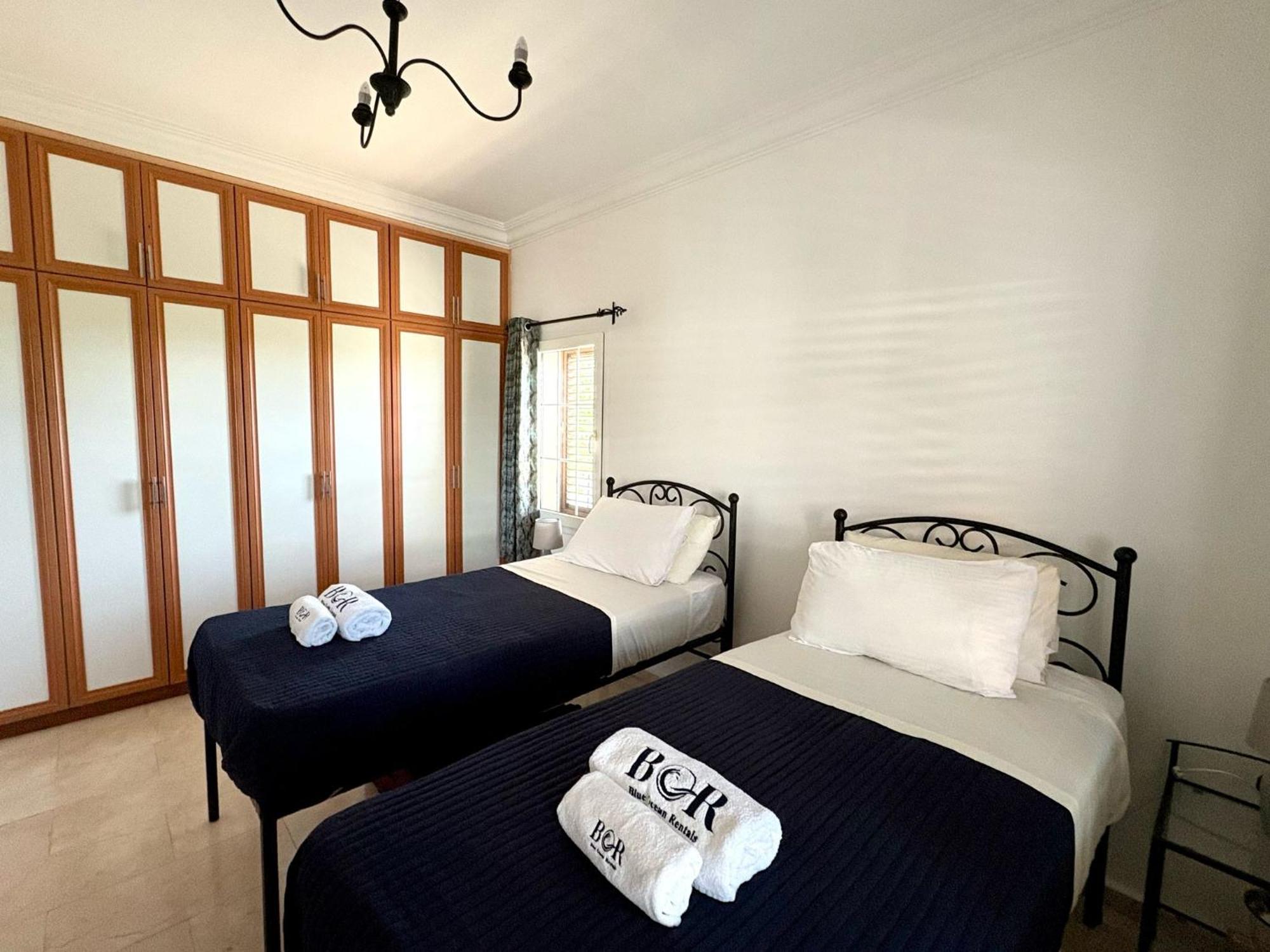 Villa Charming In Tranquil Area *