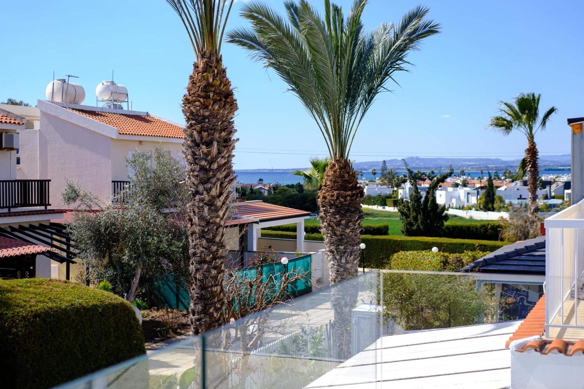 Endless Summer House Perivolia