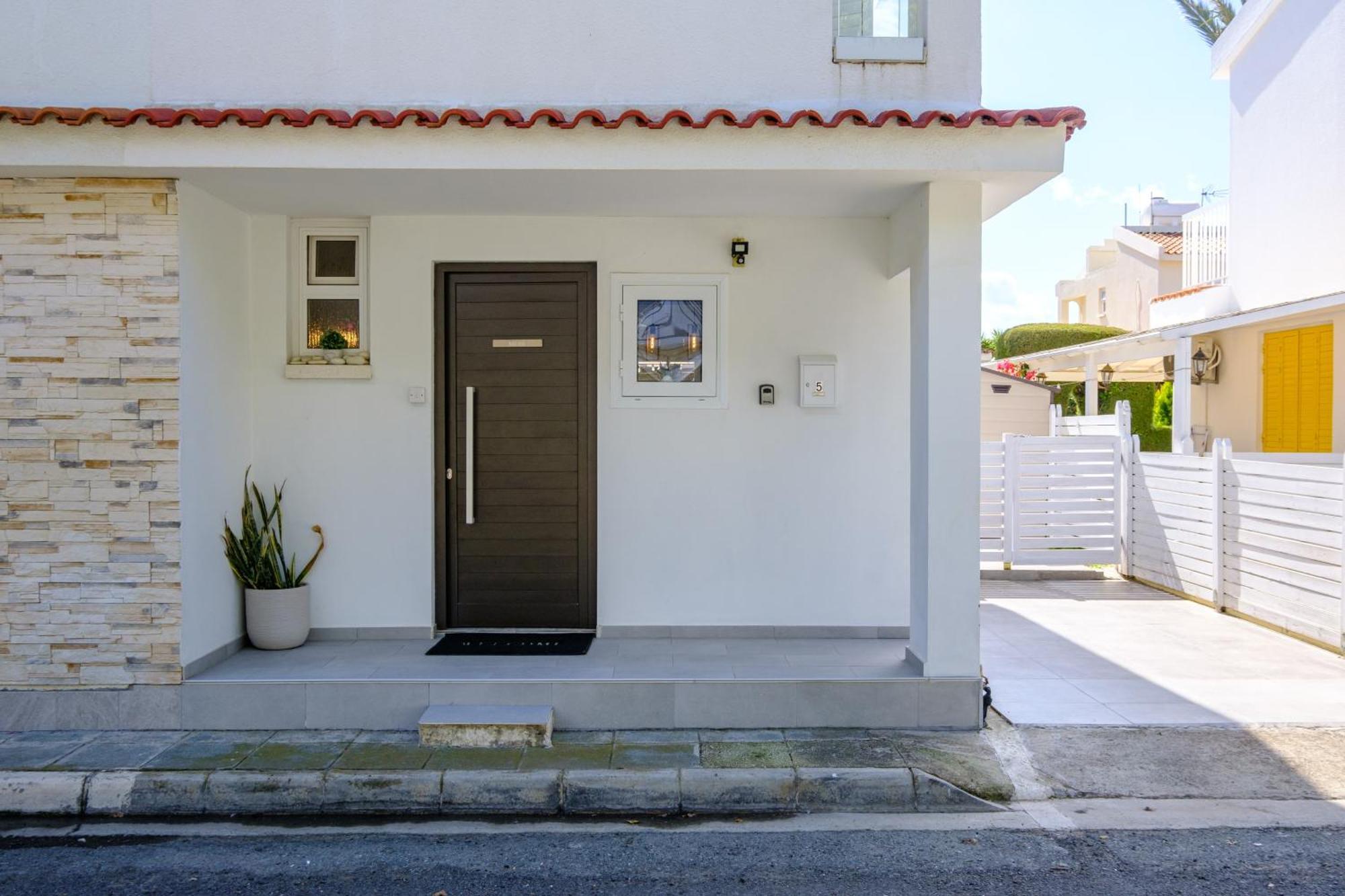 Endless Summer House *
