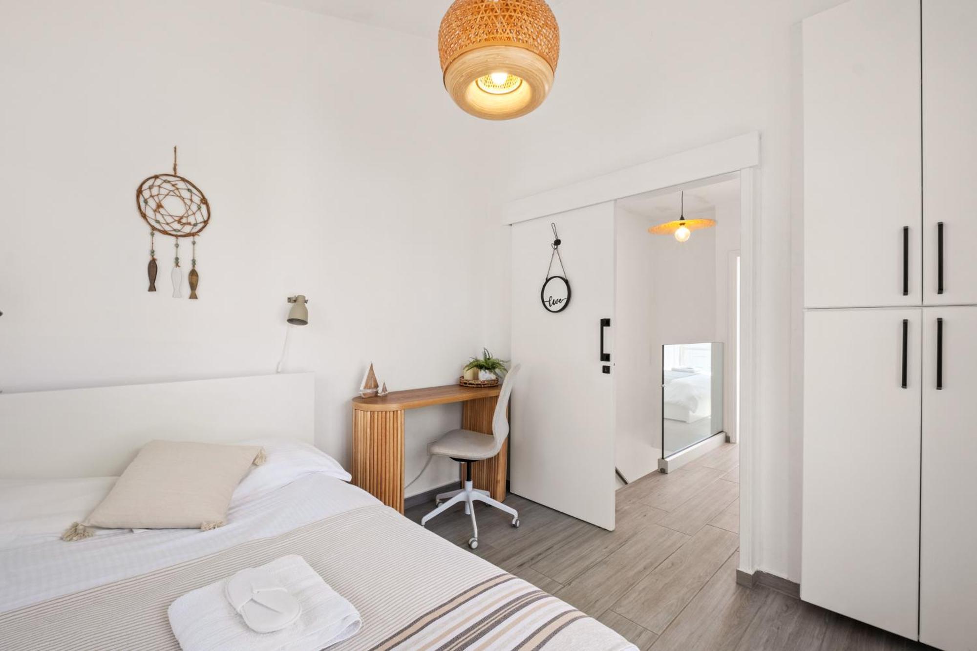 Endless Summer House Perivolia