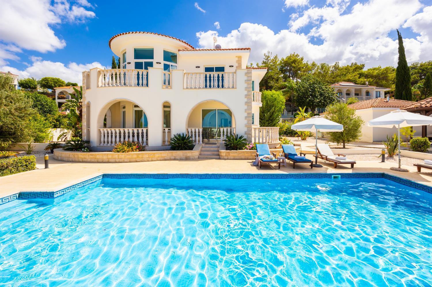 Komissa Villa *