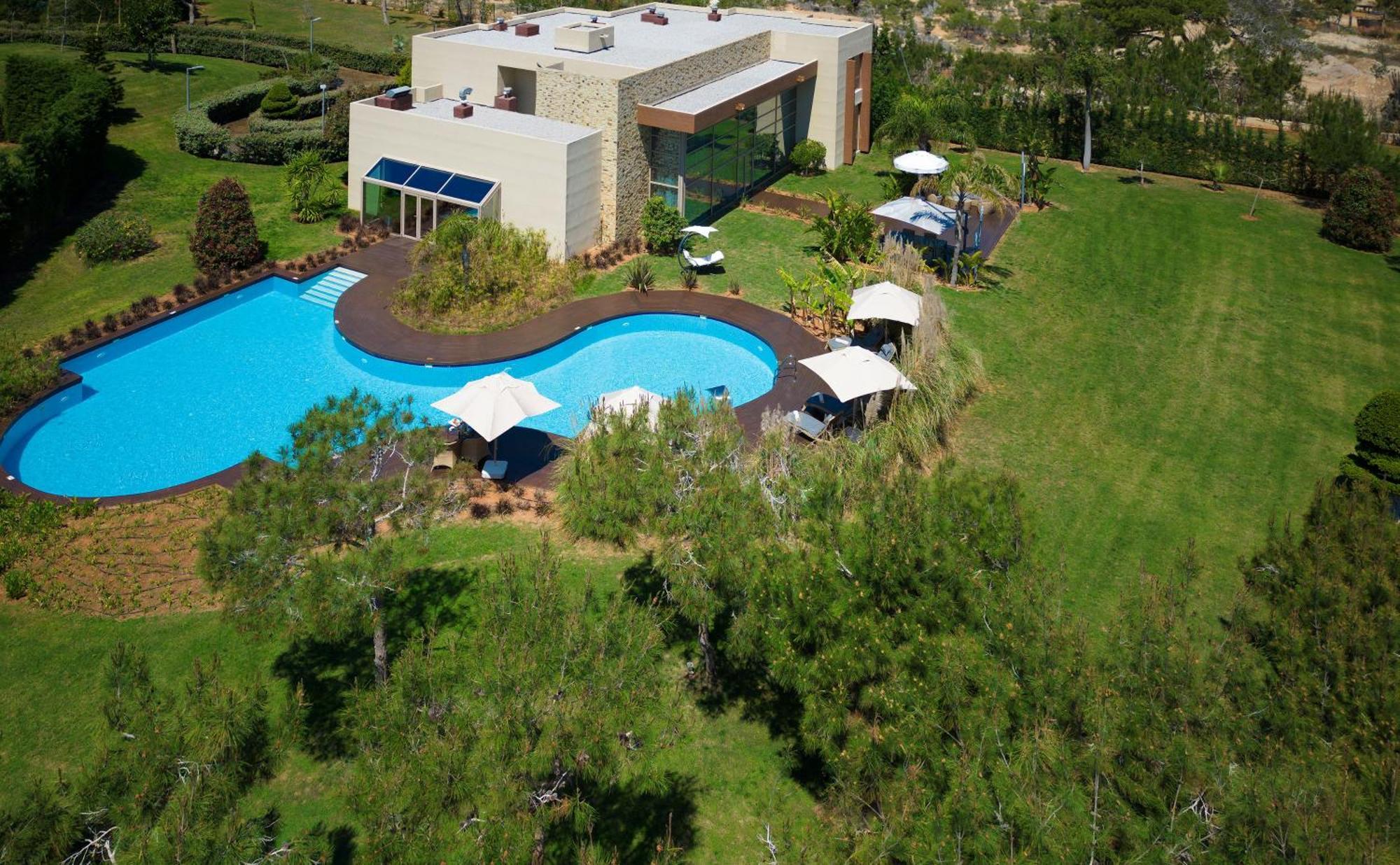 Concorde Luxury & Casino Hotel Vokolidha