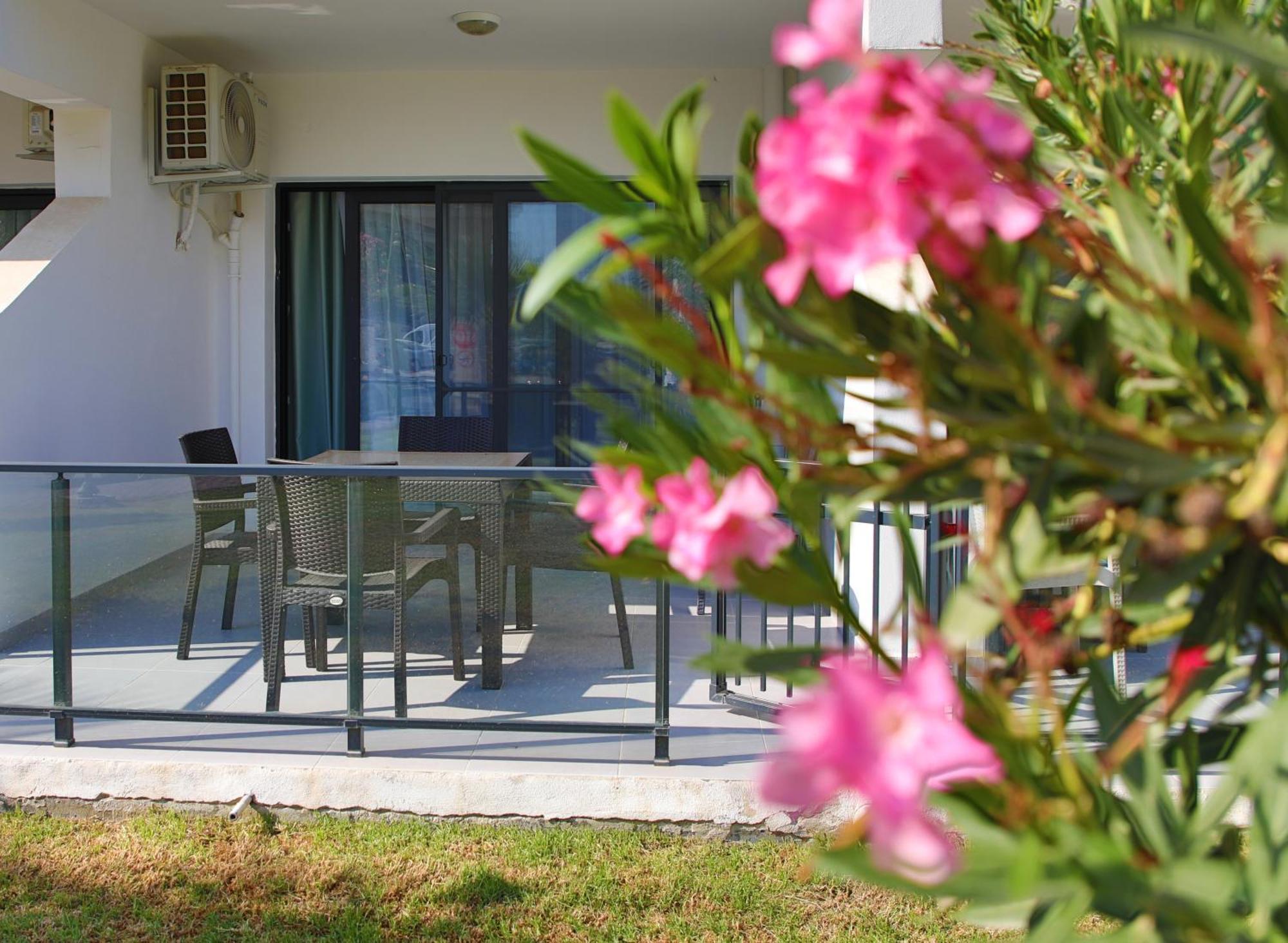 Ground Garden View In Caesar & Spa, Long Apartment Perivolia tou Trikomou
