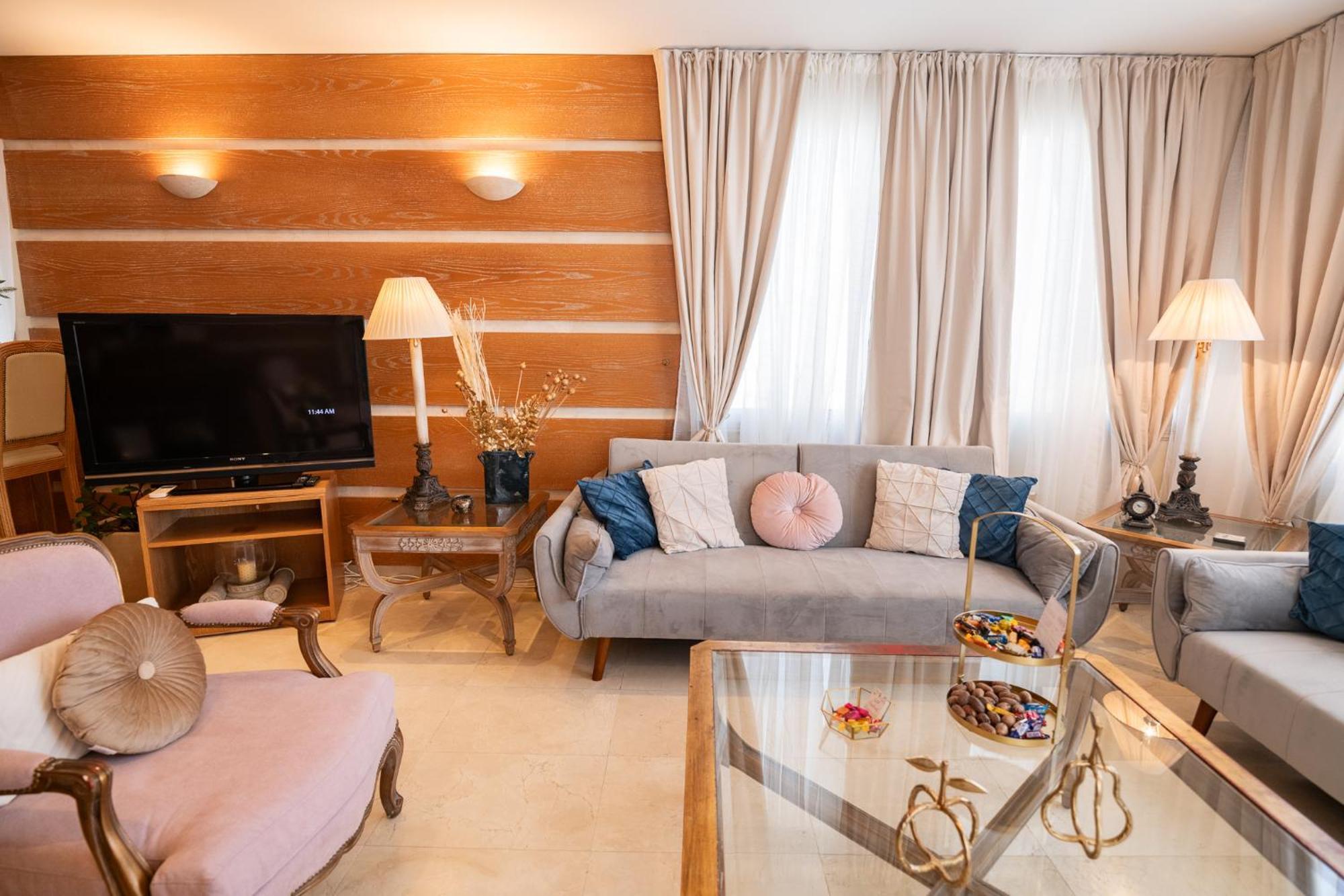 Quattro Beachfront Sea View Ap 4 Apartment