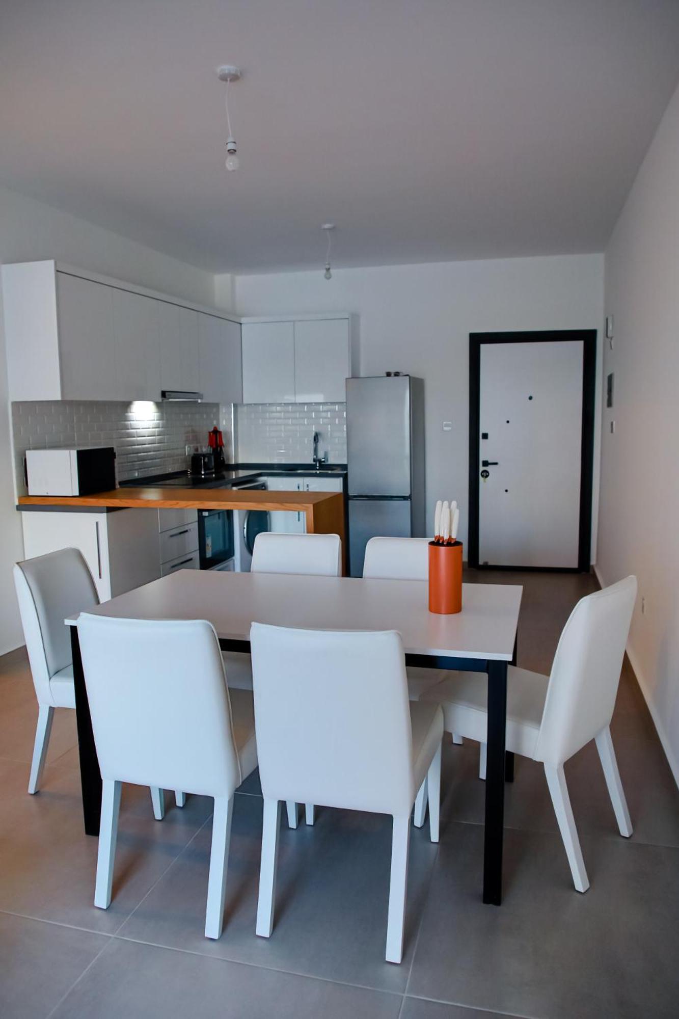 Apartment Ground Garden & Pool View Spacious At Caesar & *
