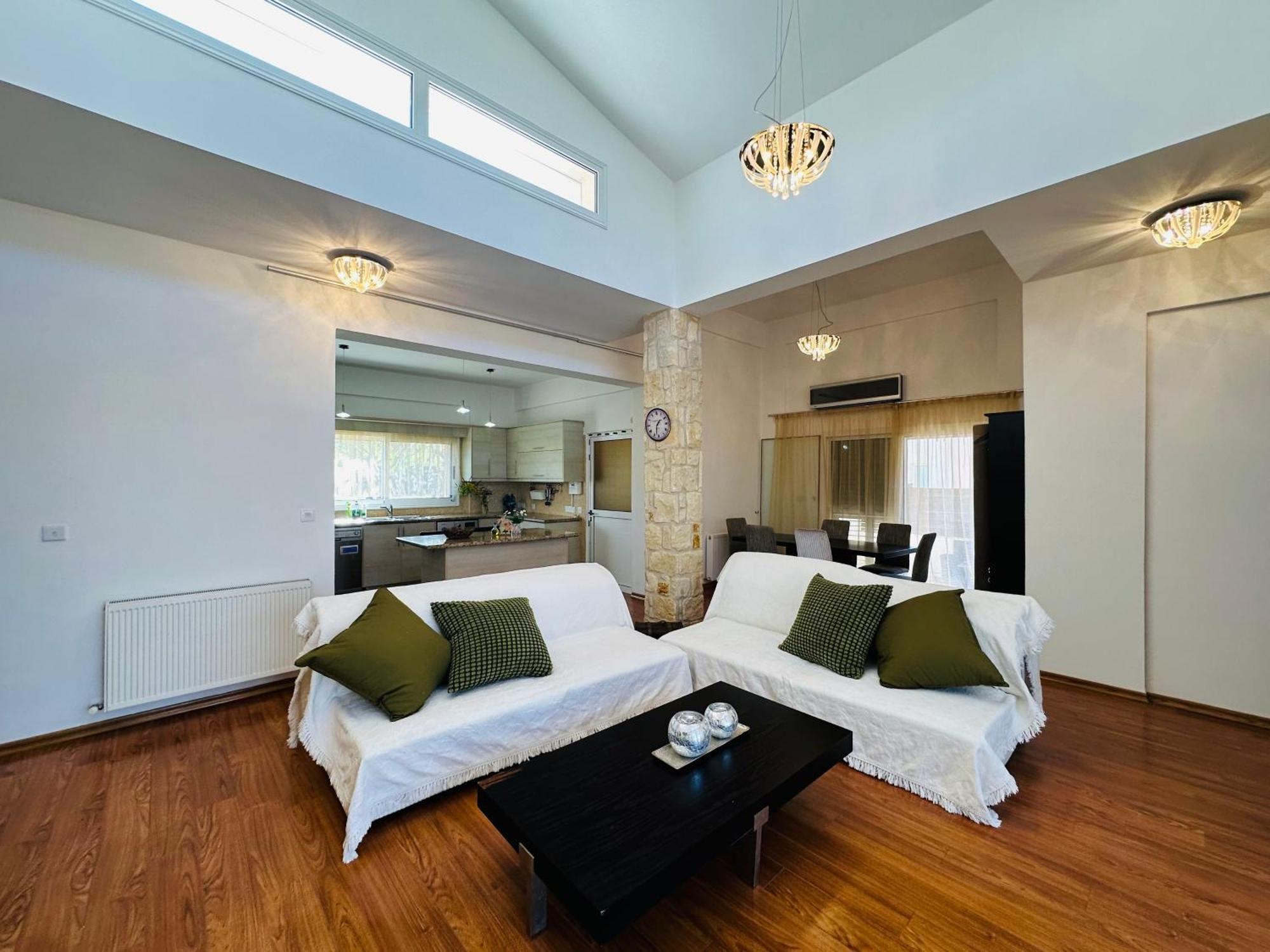 Strelitzia Apartment