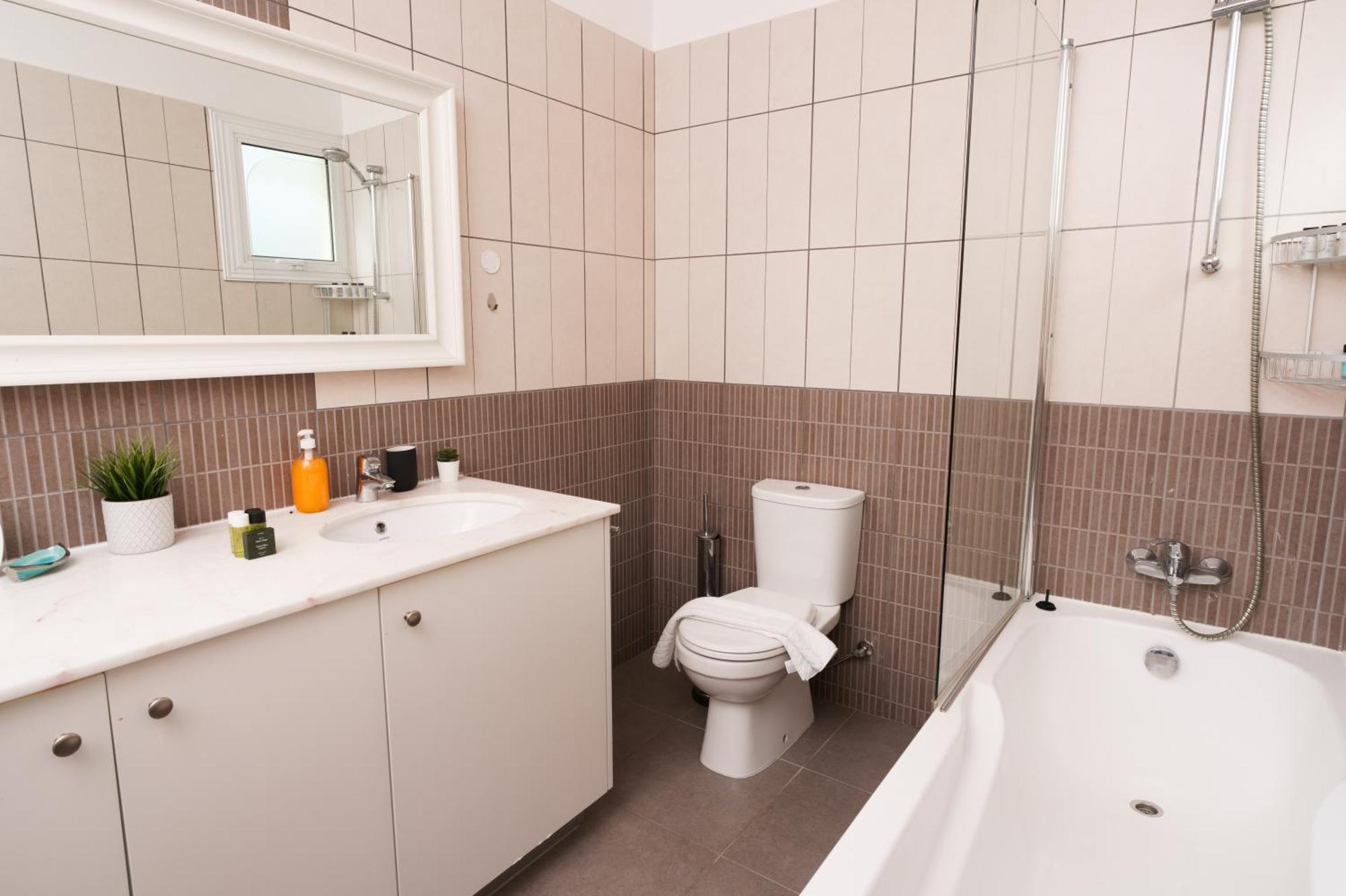 Wealthystays Hephaestus Villa, Ayia Triada Villa