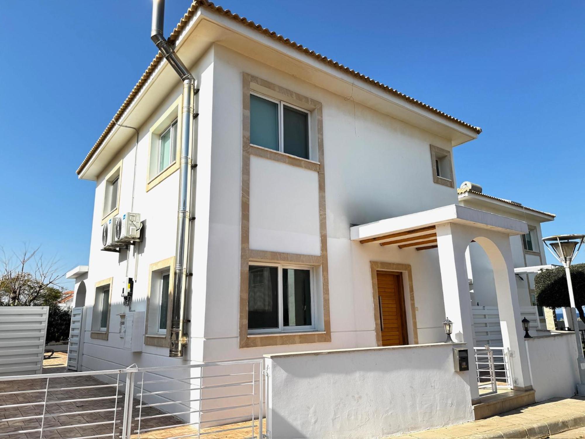 Wealthystays Hephaestus Villa, Ayia Triada * Paralimni
