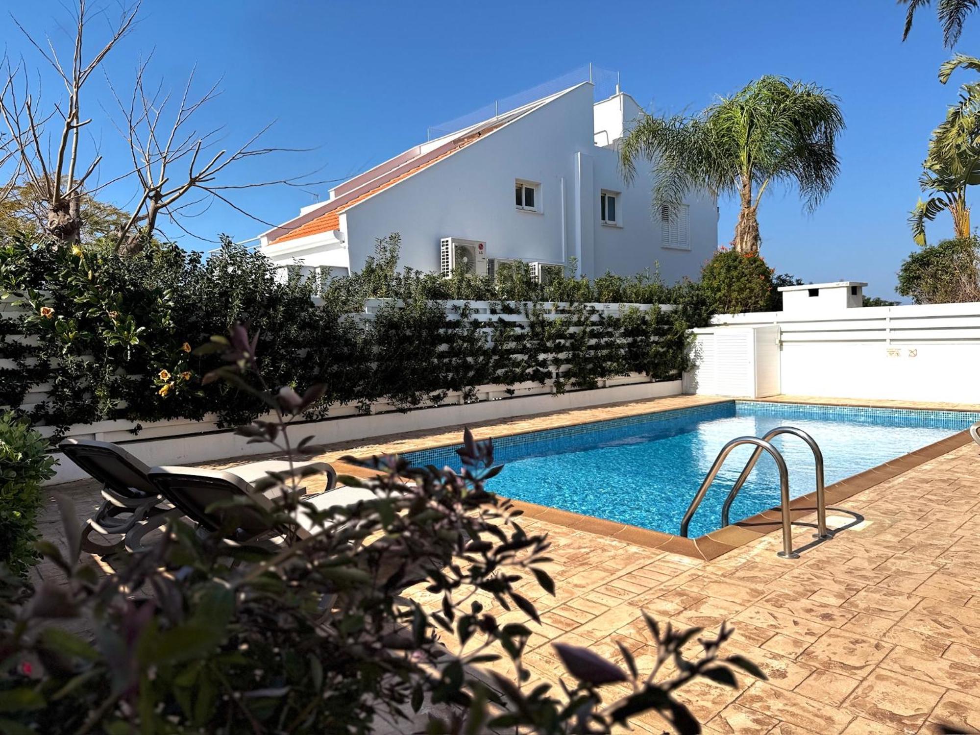 Wealthystays Hephaestus Villa, Ayia Triada Villa *