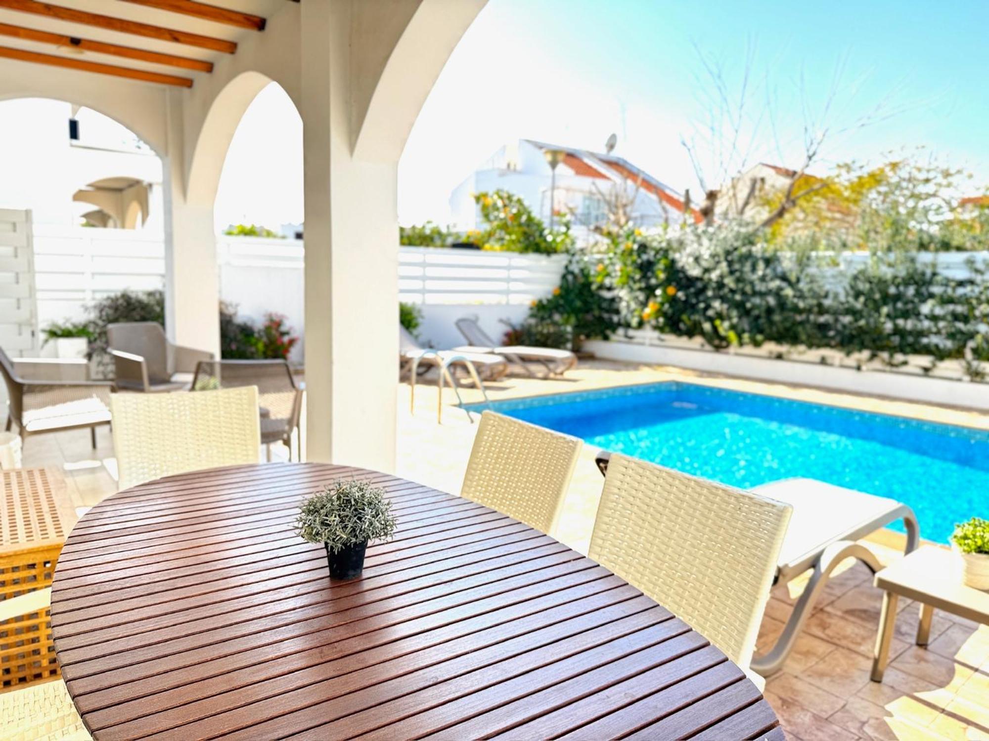 Wealthystays Hephaestus Villa, Ayia Triada Paralimni