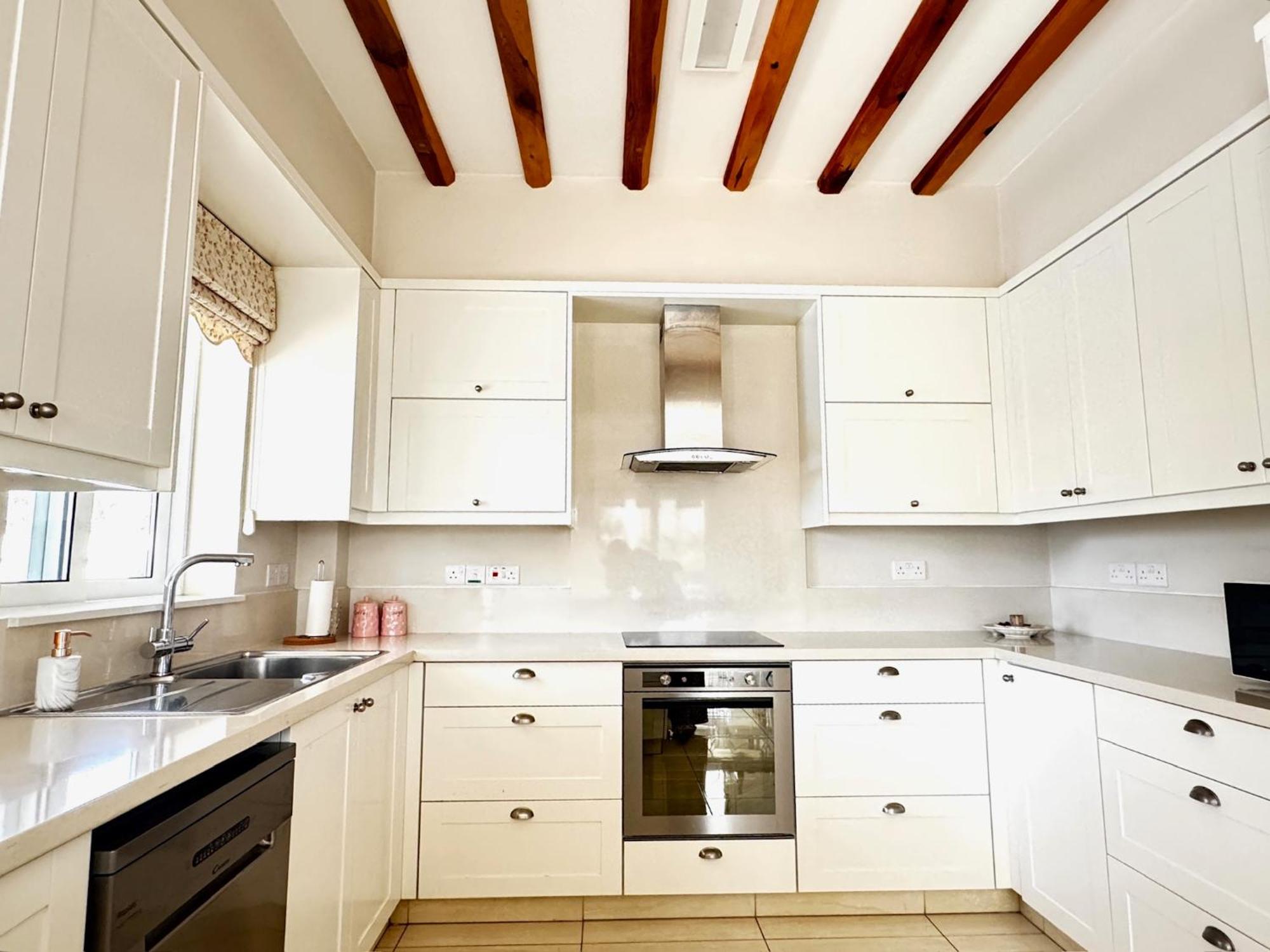 Wealthystays Hephaestus Villa, Ayia Triada Villa *