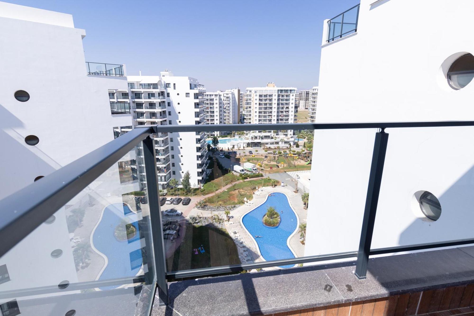Two Bedroom In Caesar & Spa, Long