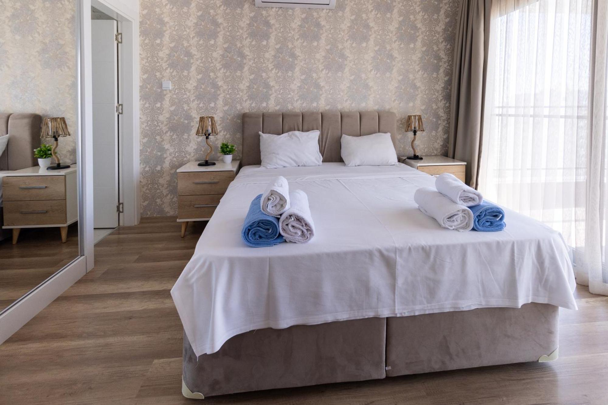 Two Bedroom In Caesar & Spa, Long *