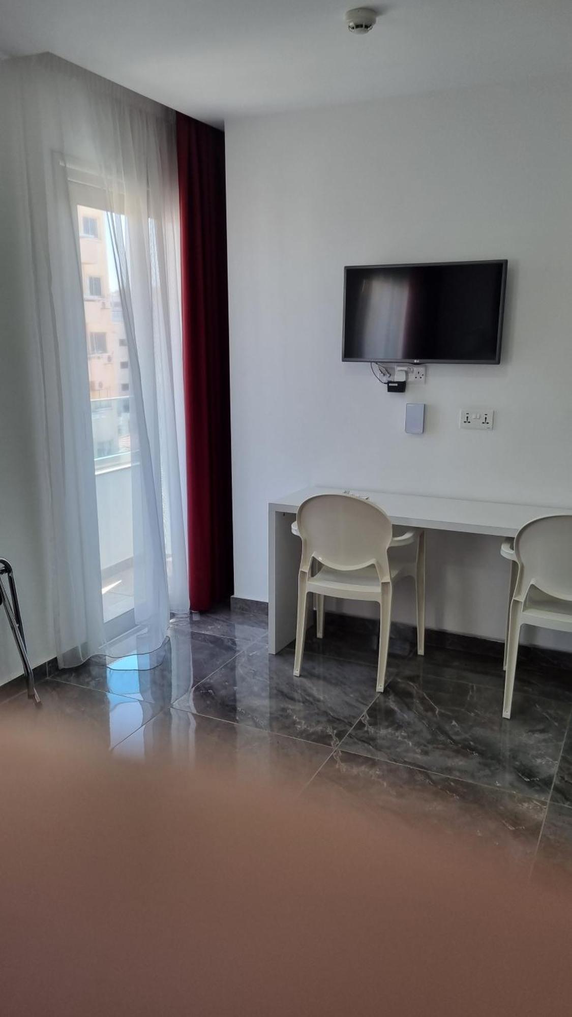 Art & Wine Boutique Aparthotel