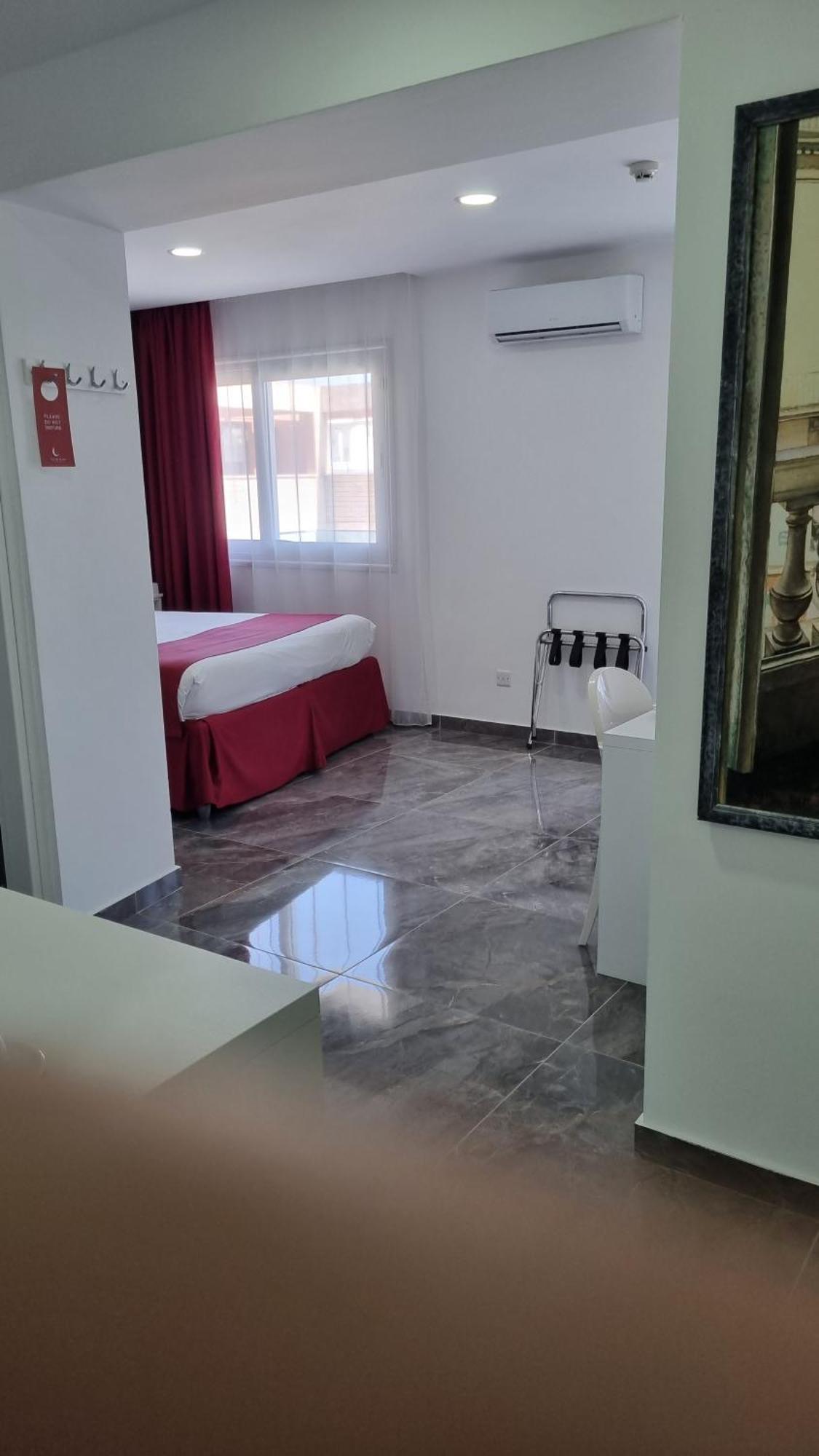 Art & Wine Boutique Aparthotel 3*