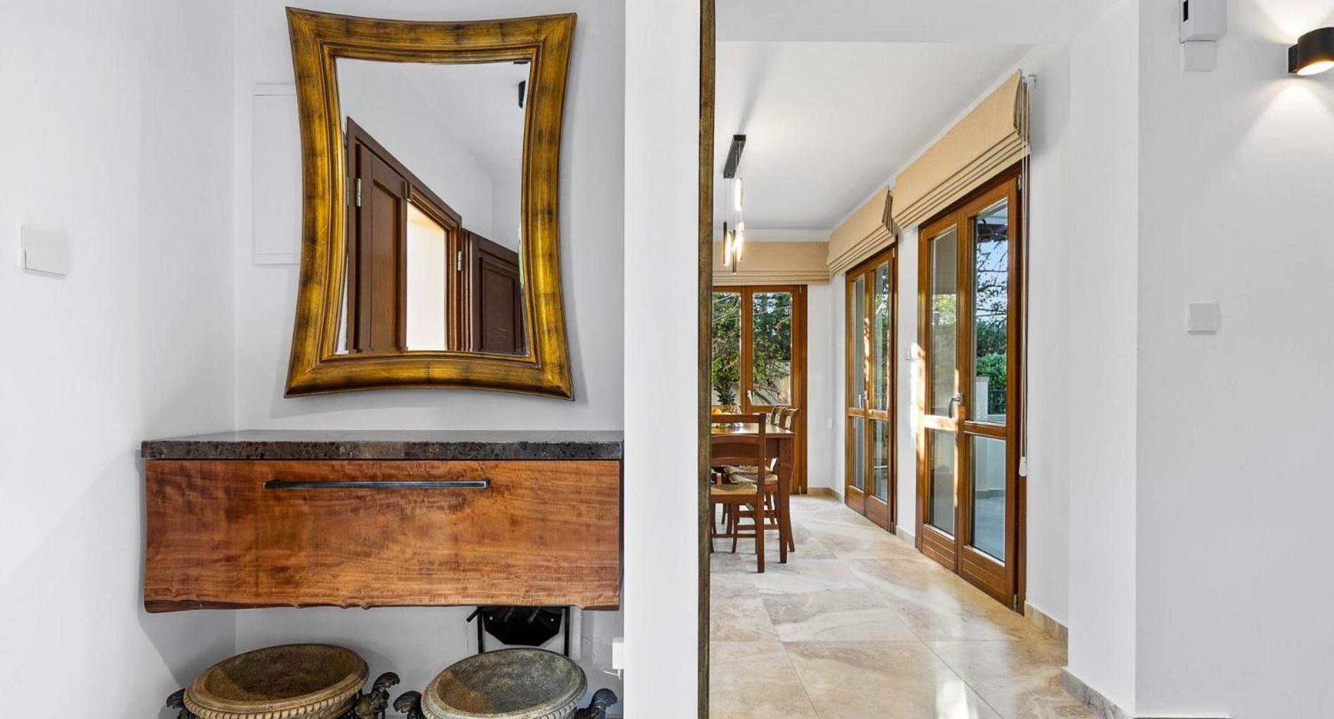 Beautiful, Modern Iz01 With Private Garden And Hot Tub On Aphrodite Hills Pousada *