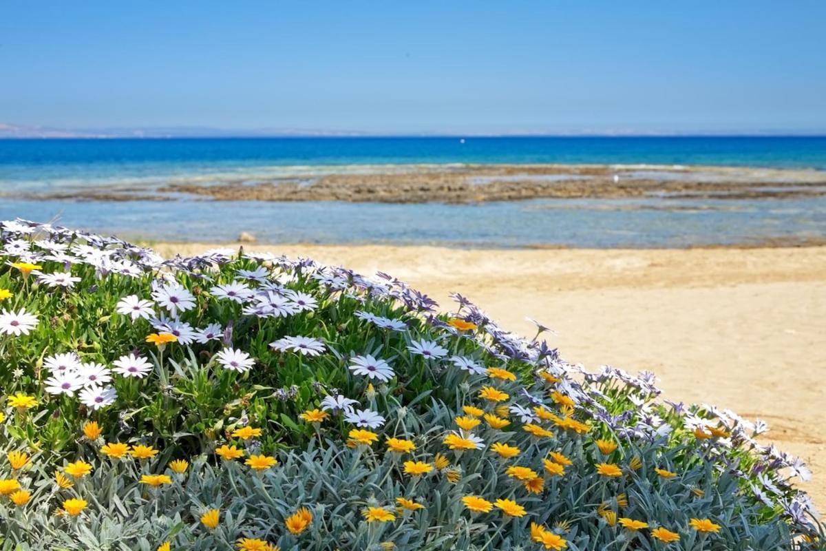 Seaview Luxury Jacuzzi & Pool! 2 Min Villa Protaras