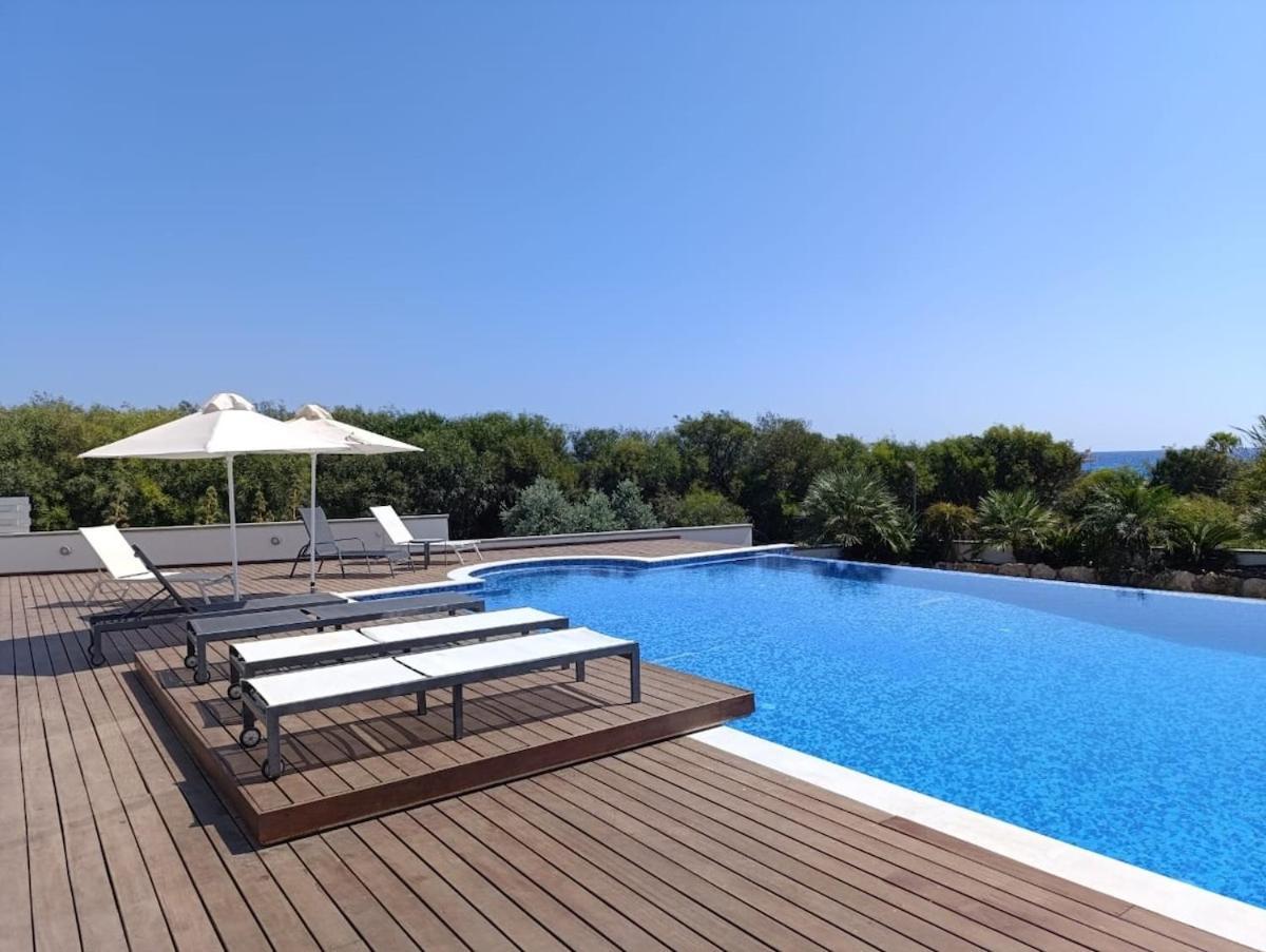 Pousada Beachfront Luxury Idania *