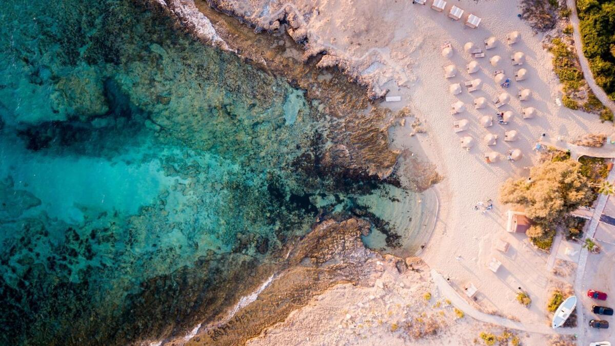 Beachfront Luxury Idania