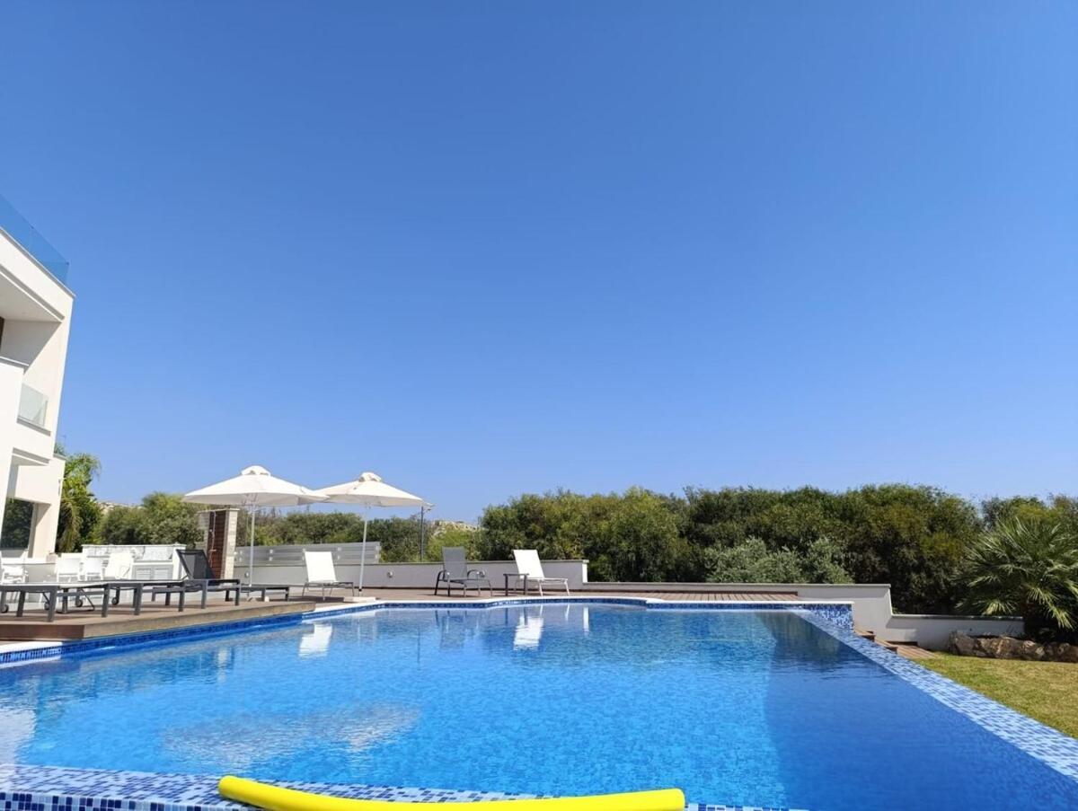 Pousada Beachfront Luxury Idania