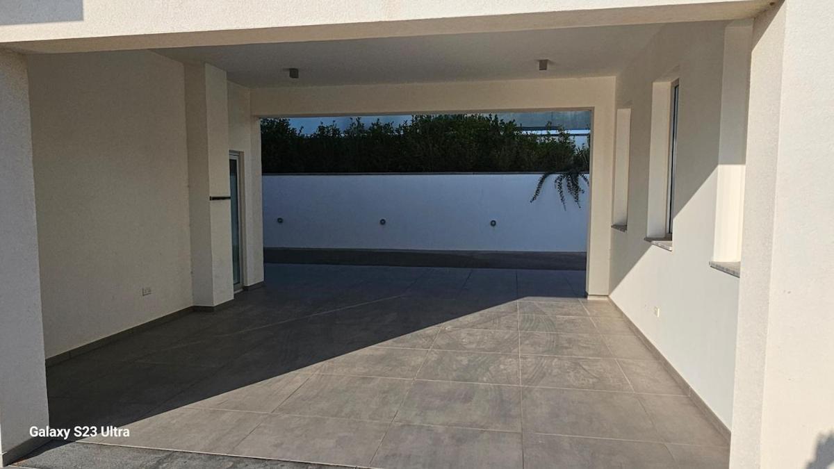 Beachfront Luxury Idania *