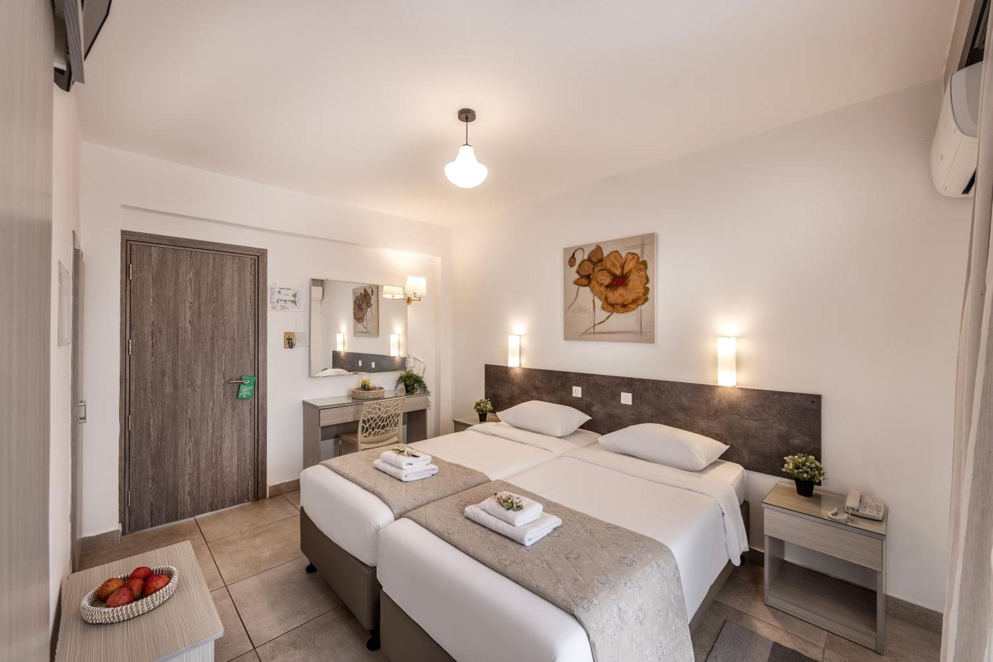 Cactus Hotel 2*