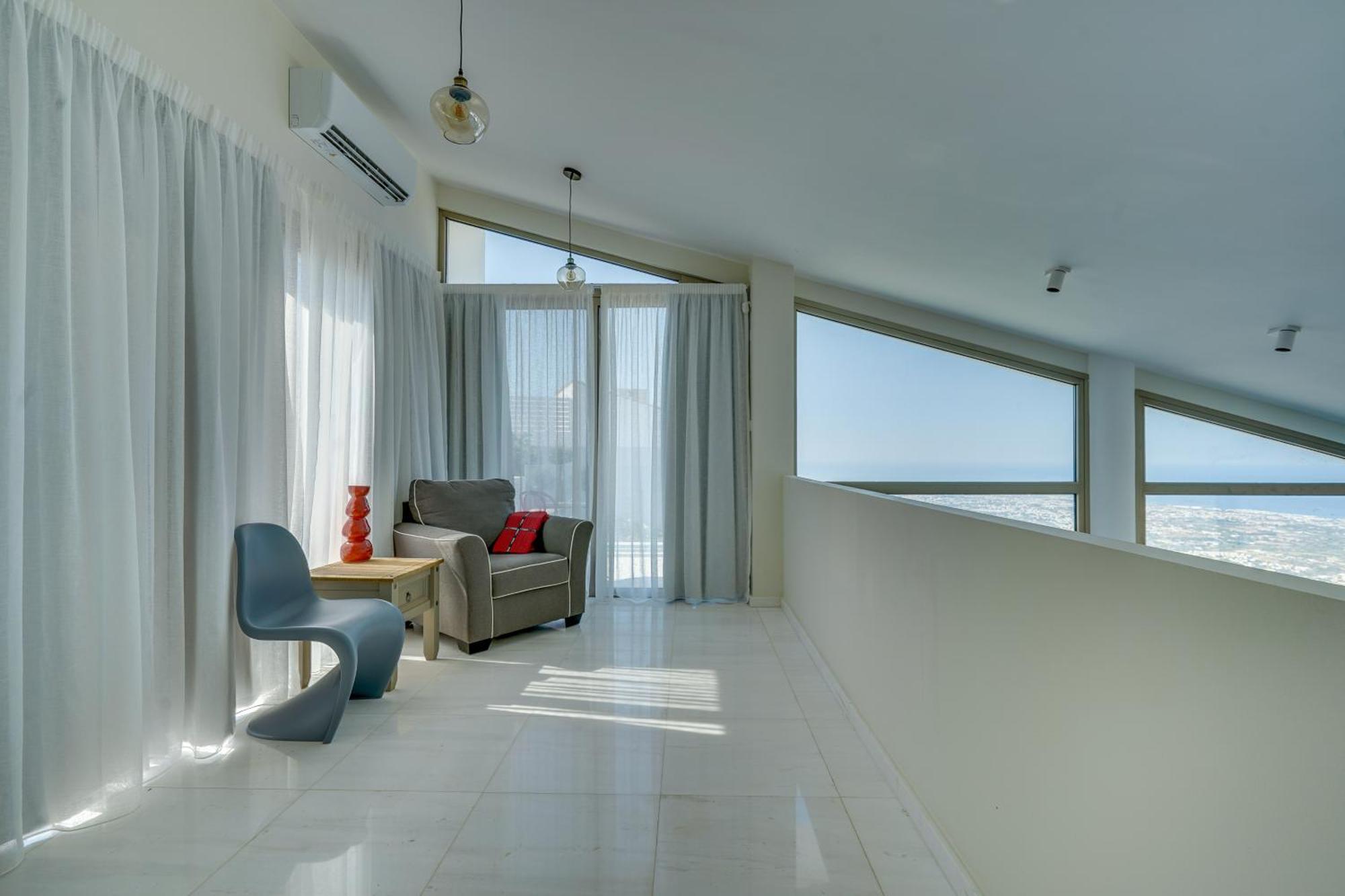 Resitour - Karina Heights Villa Tala