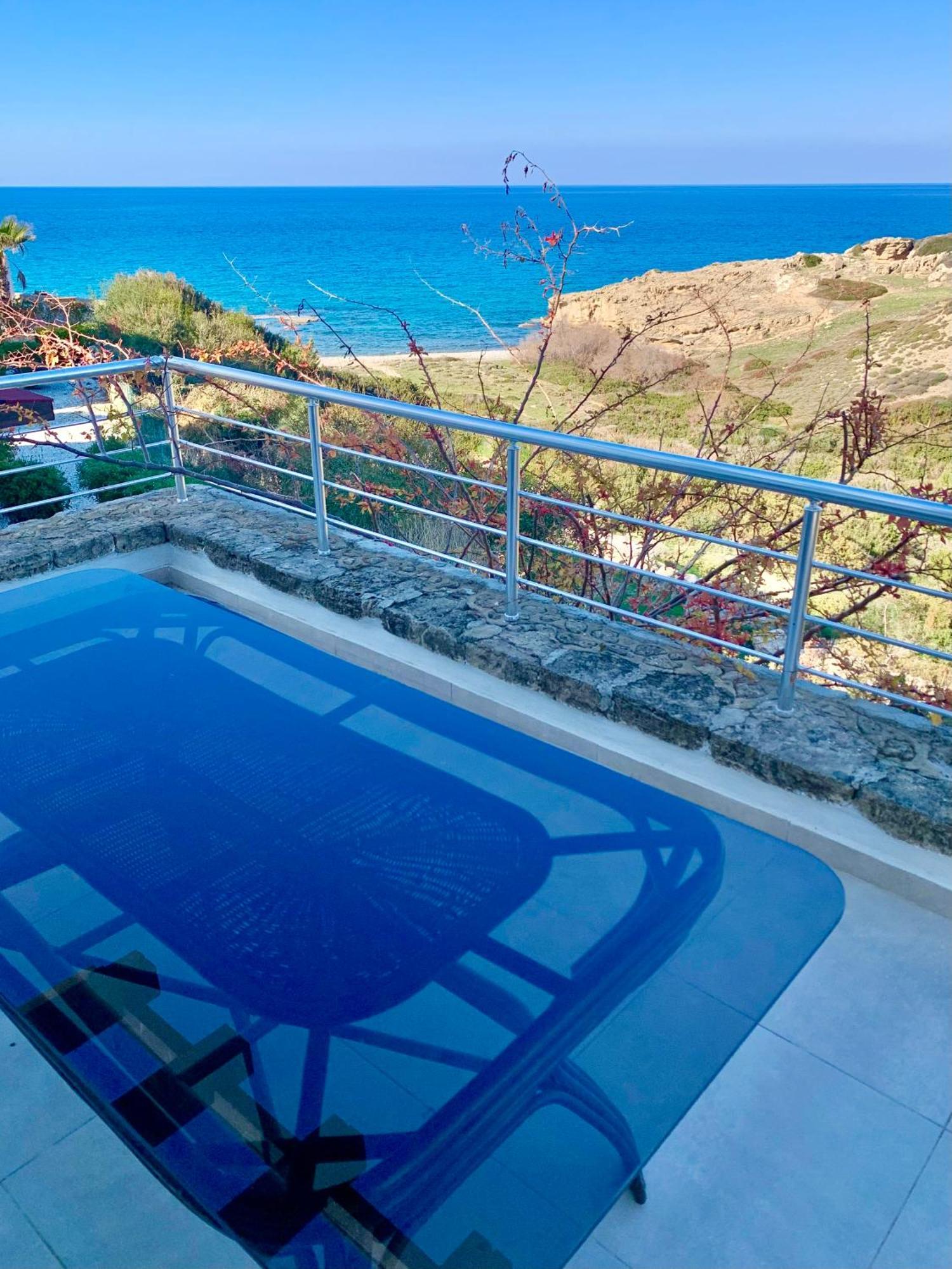 Boho Bay Akanthou