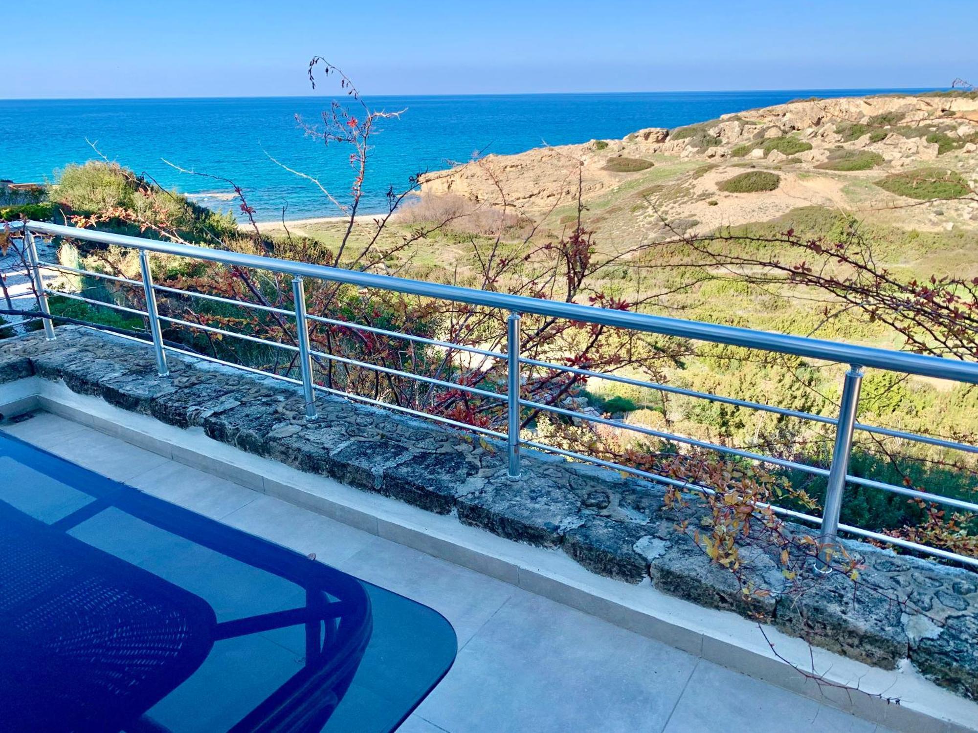 Boho Bay Akanthou