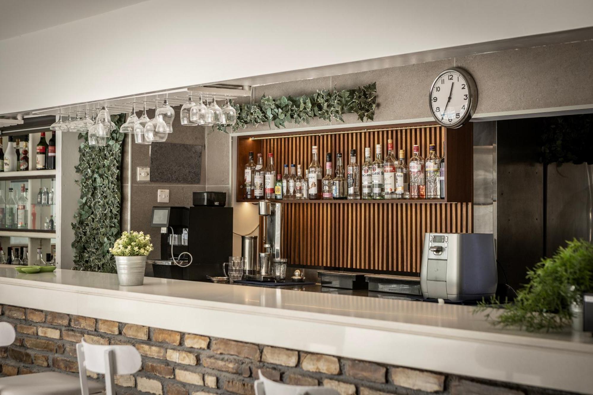 Cactus Hotel 2*