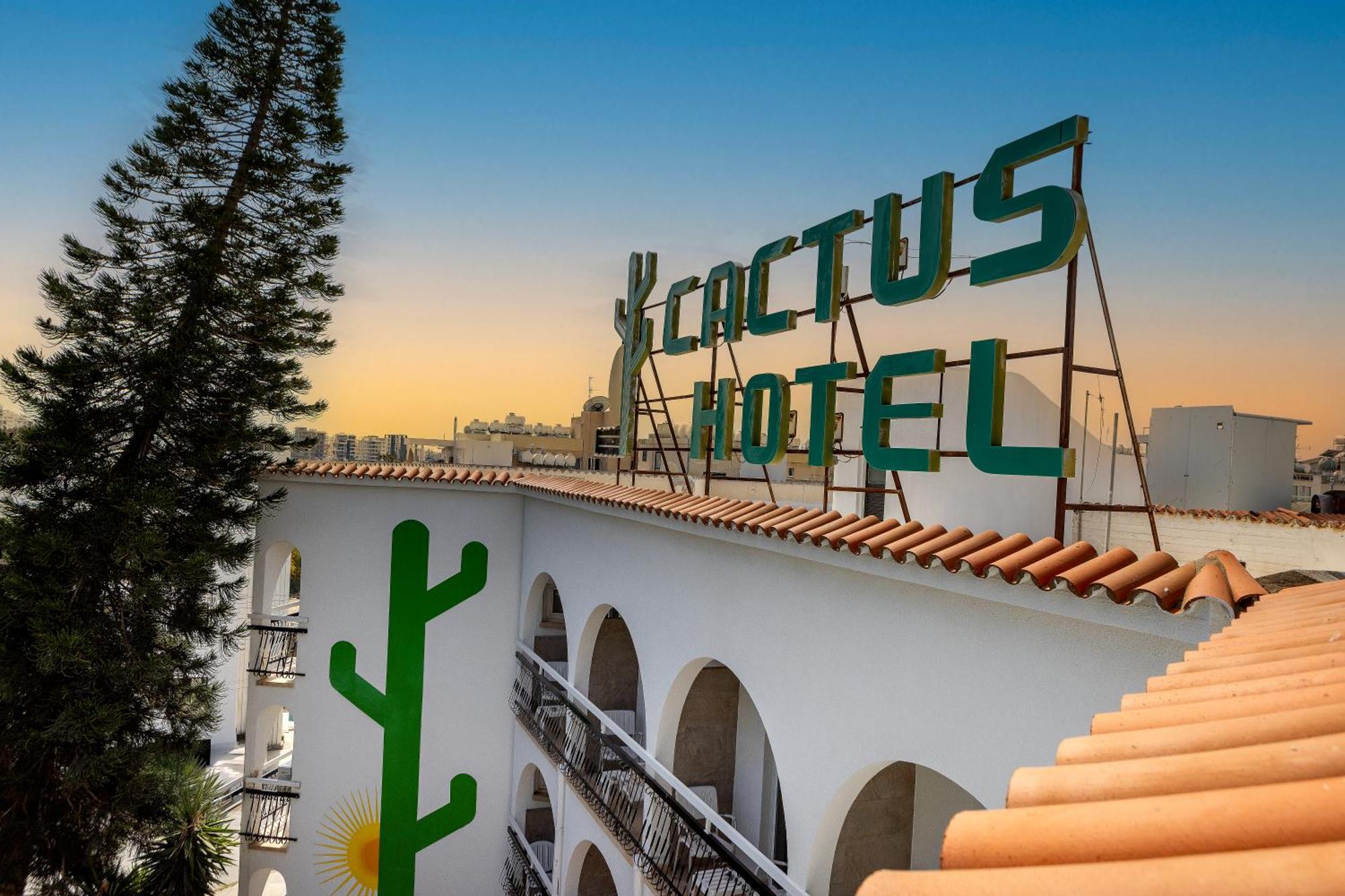 Cactus Hotel