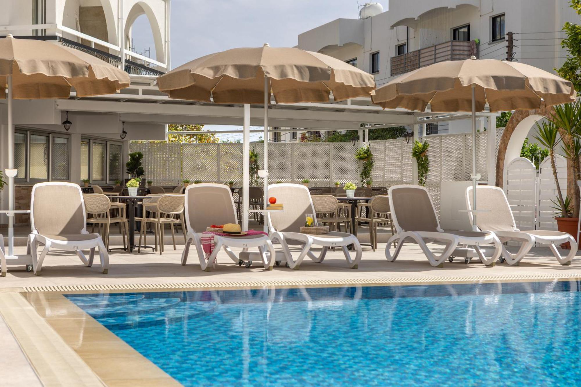Hotel Cactus 2*